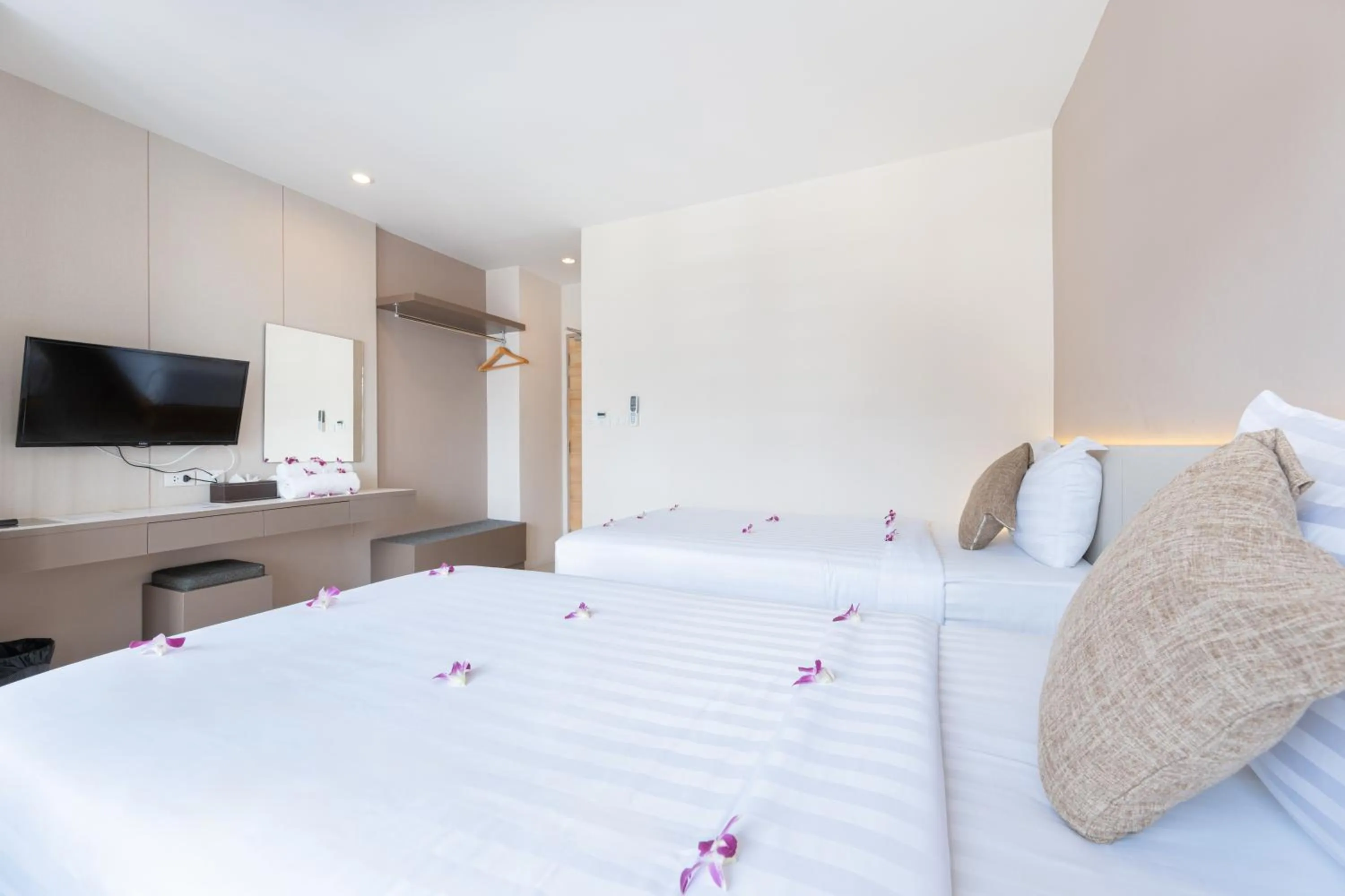 Bed in La Vista Patong Hotel