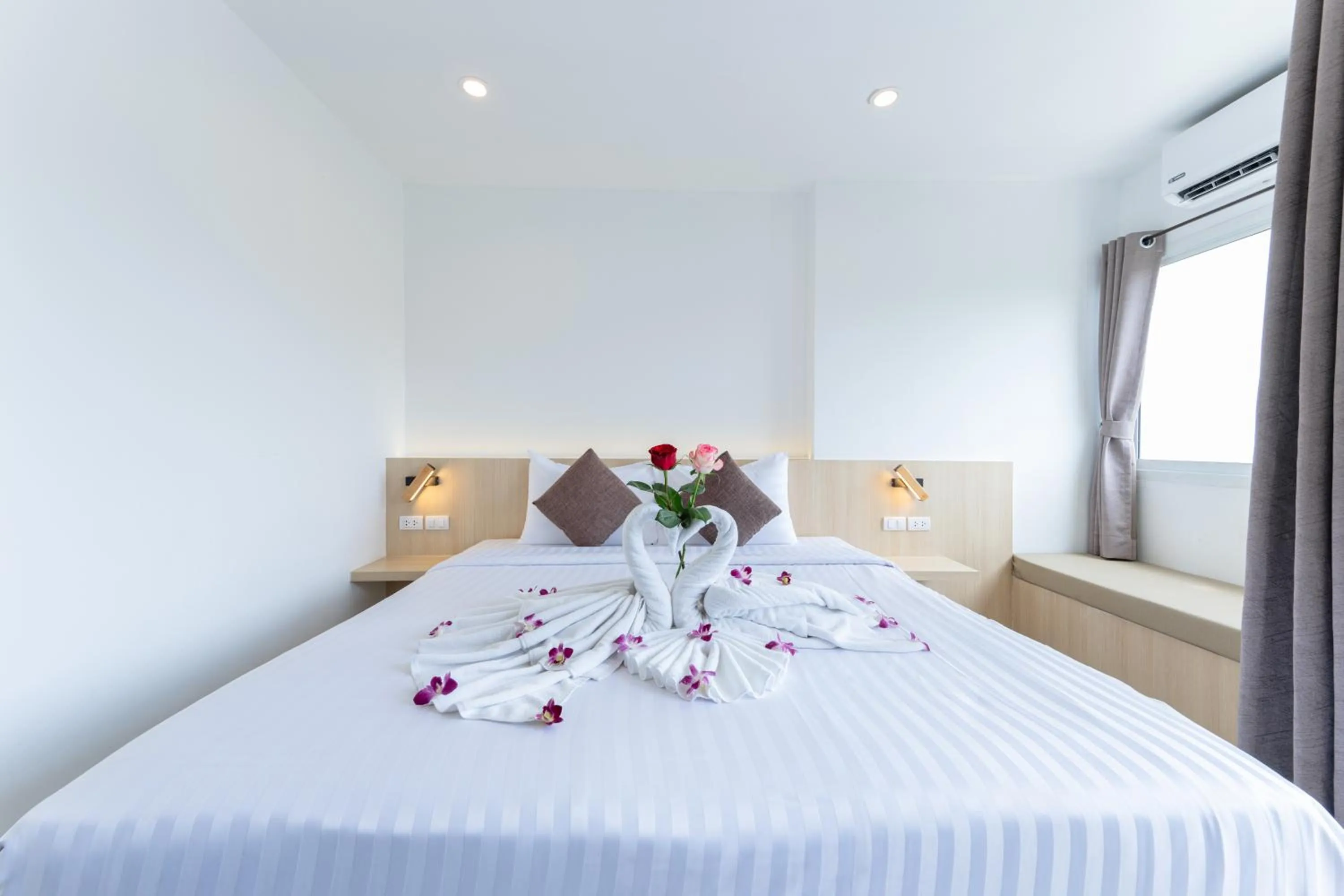 Bed in La Vista Patong Hotel