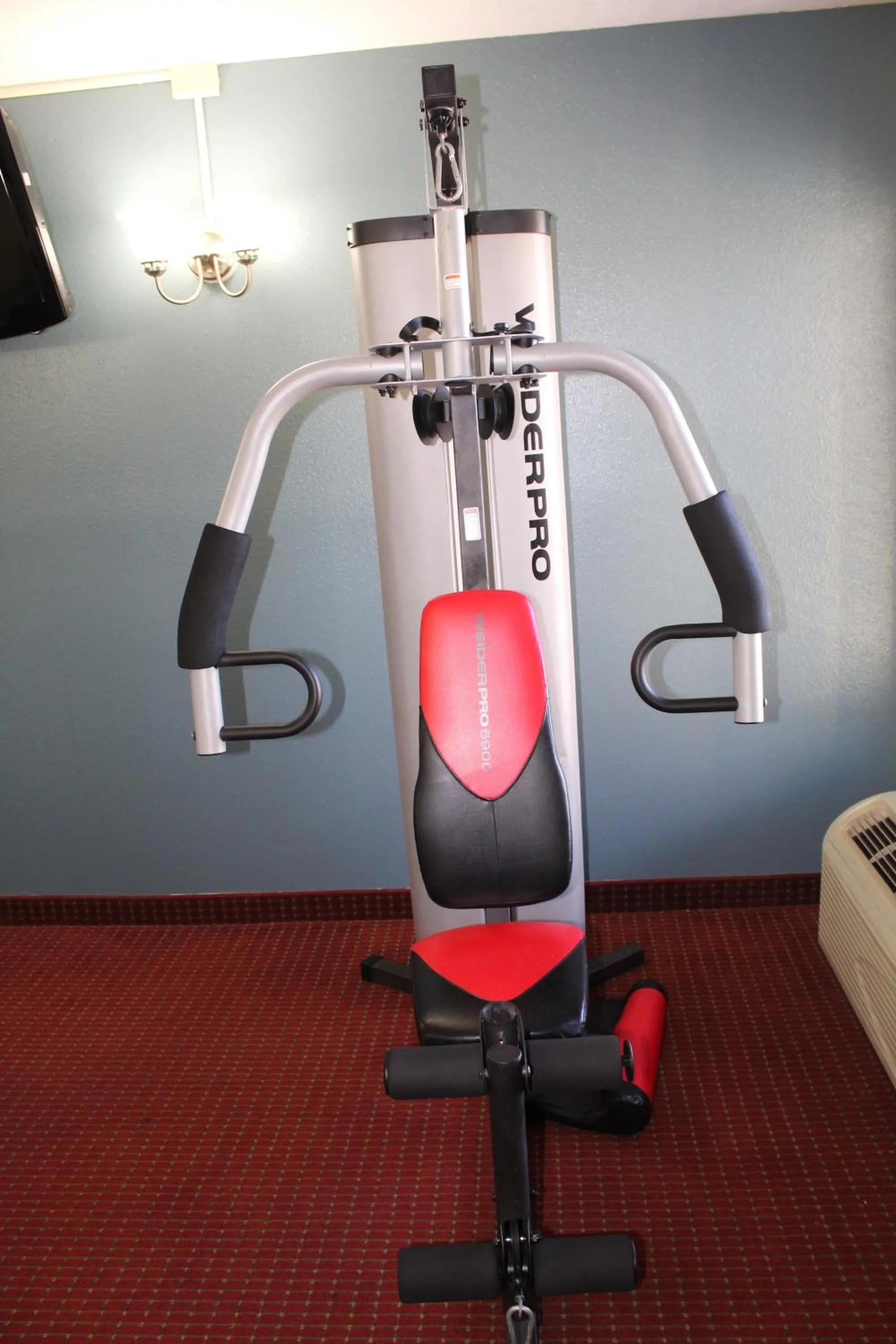 Fitness centre/facilities in Bristol Arcadia Inn