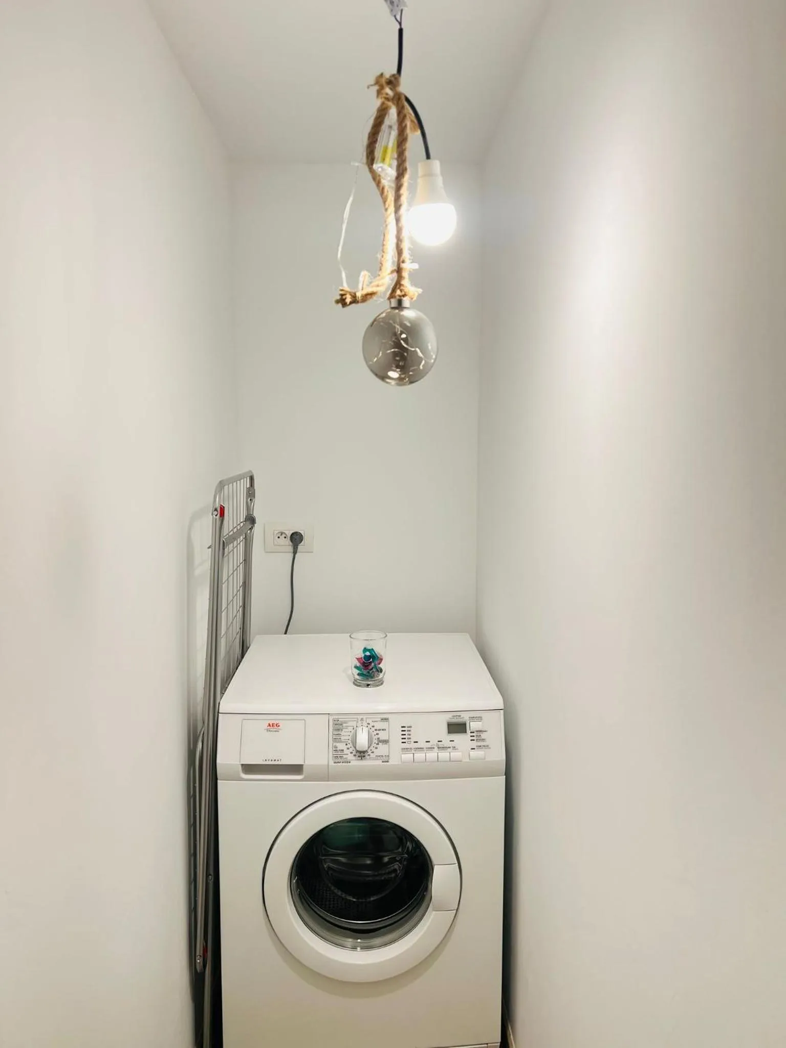 washing machine in OneLuxStay near Fashion District