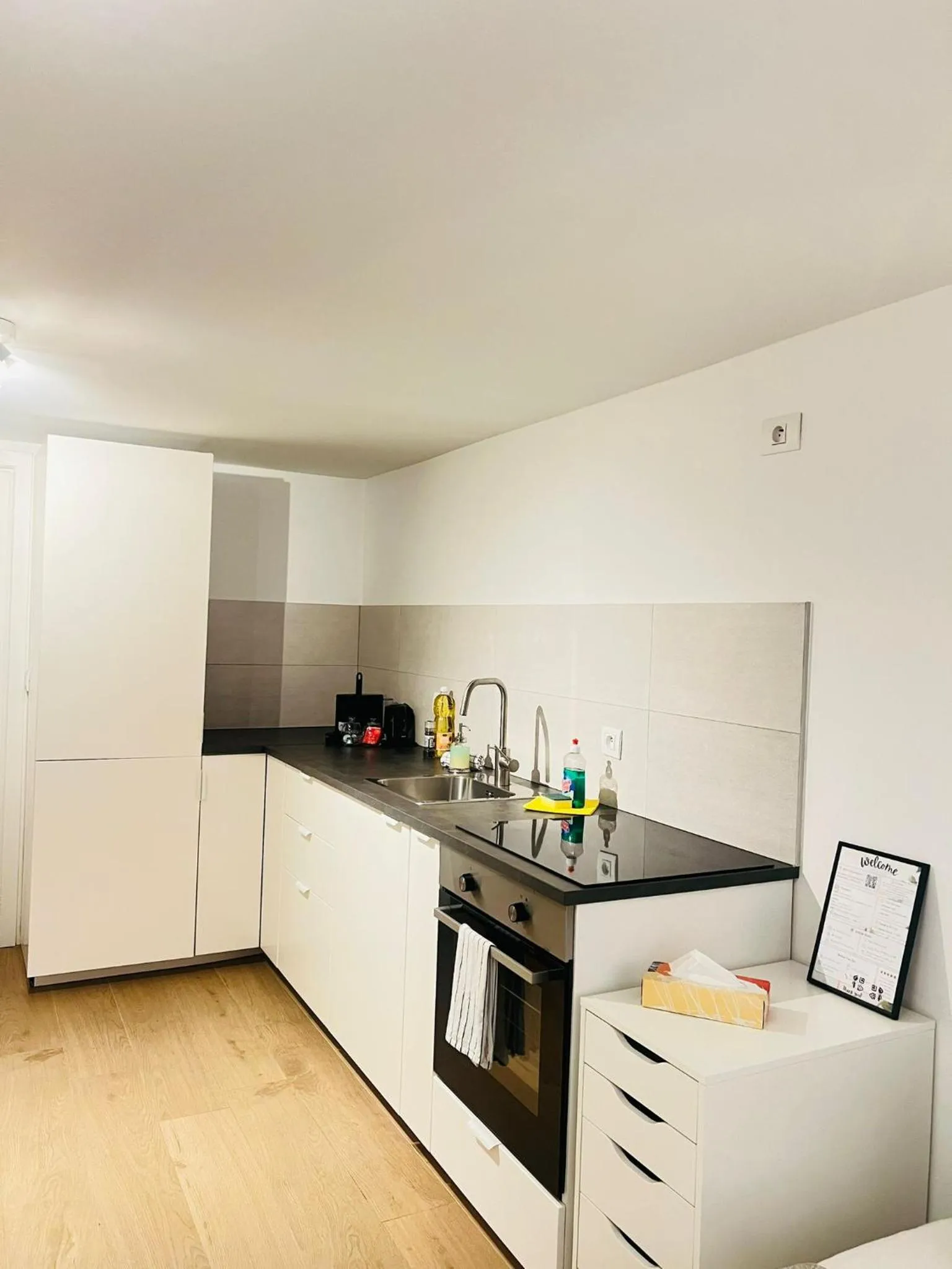 Kitchen or kitchenette in OneLuxStay near Fashion District