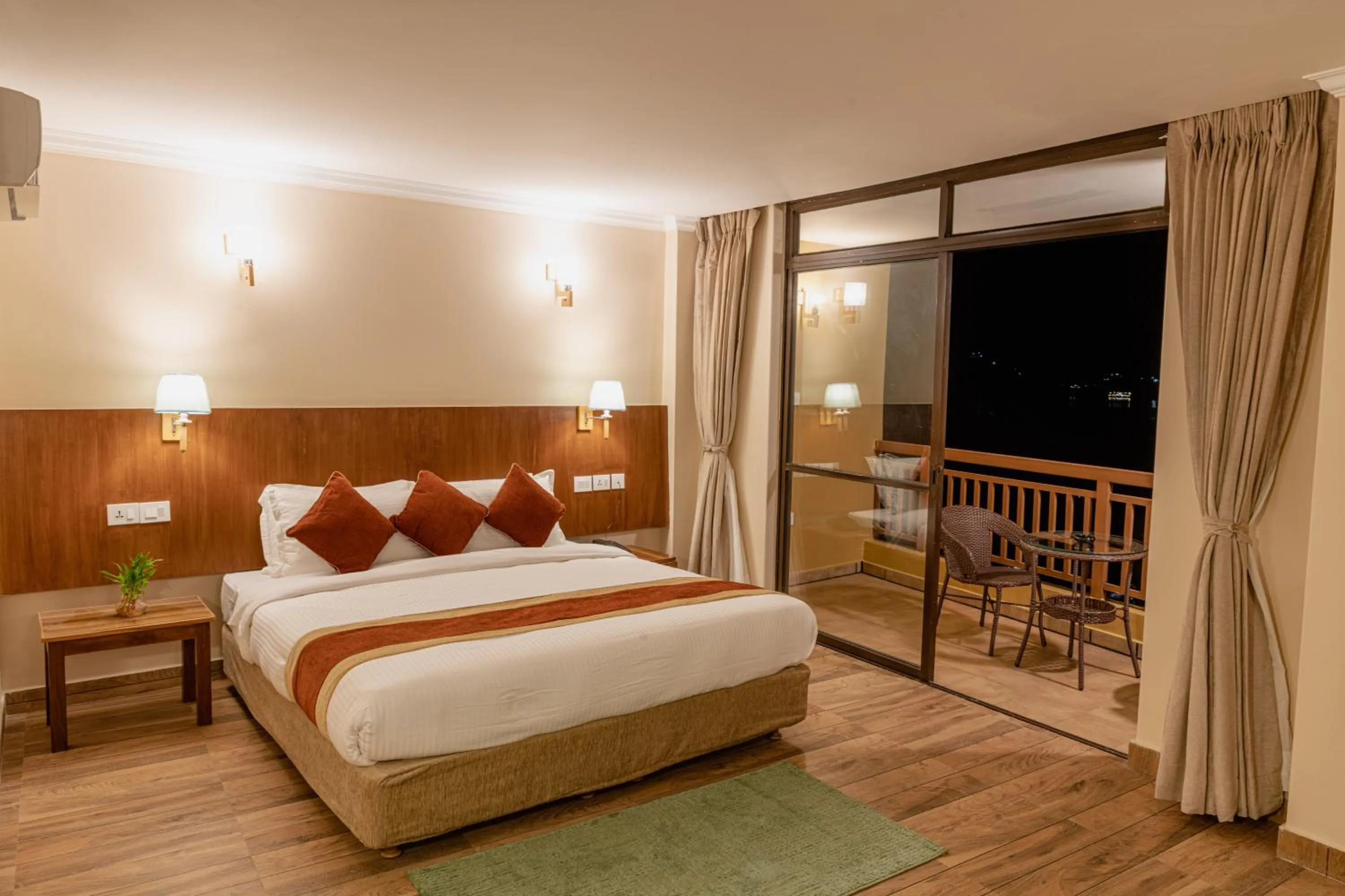 Bed in Hotel Fewa Camp