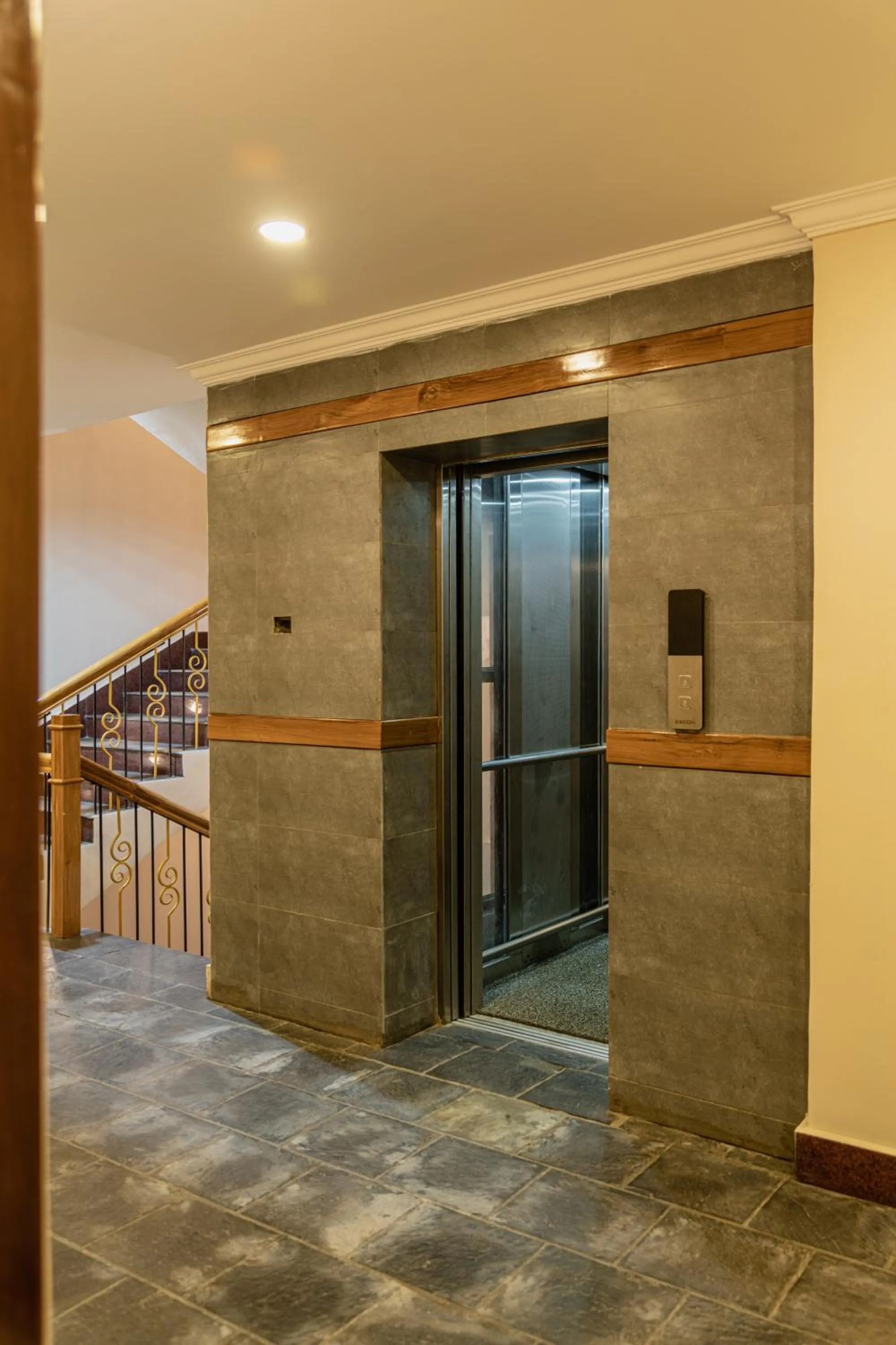 elevator in Hotel Fewa Camp