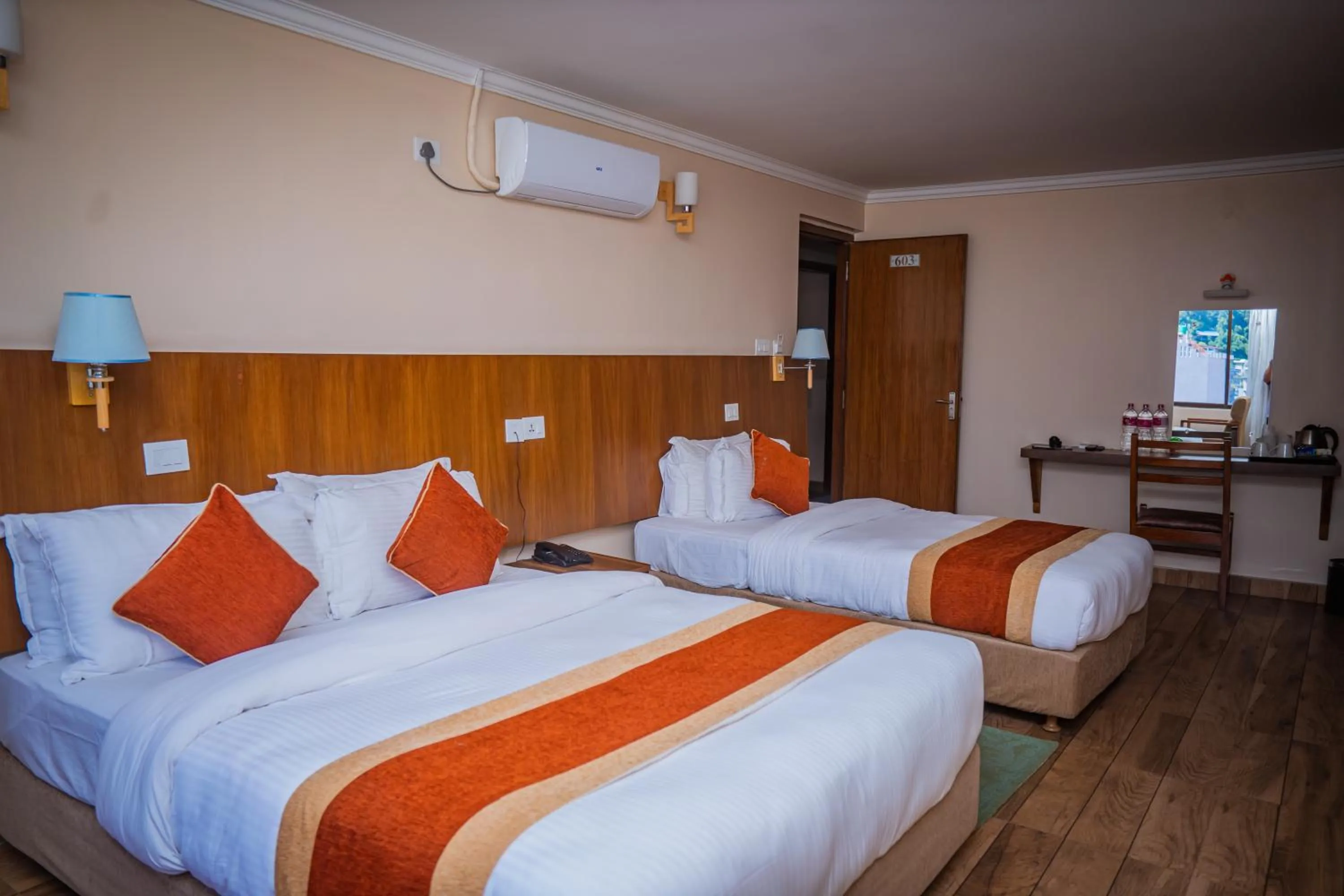 Bed in Hotel Fewa Camp