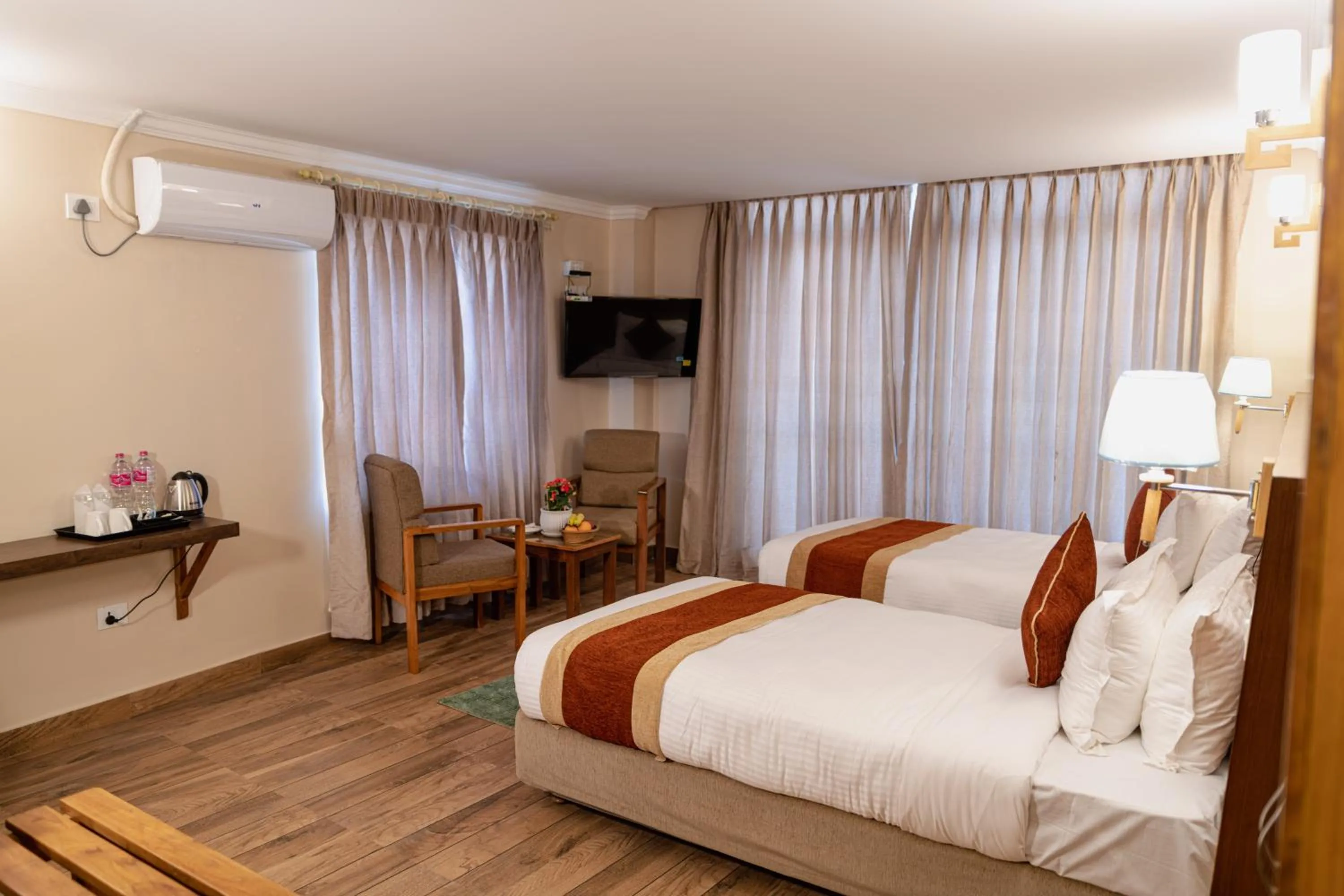 Bed in Hotel Fewa Camp