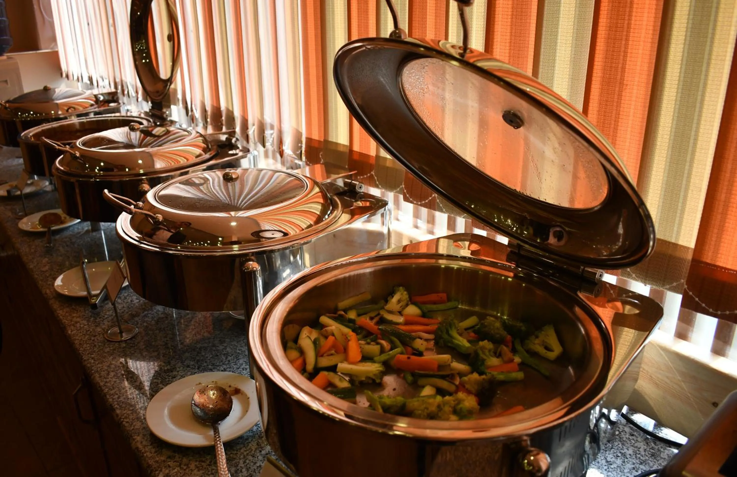 Buffet breakfast in Hotel Fewa Camp