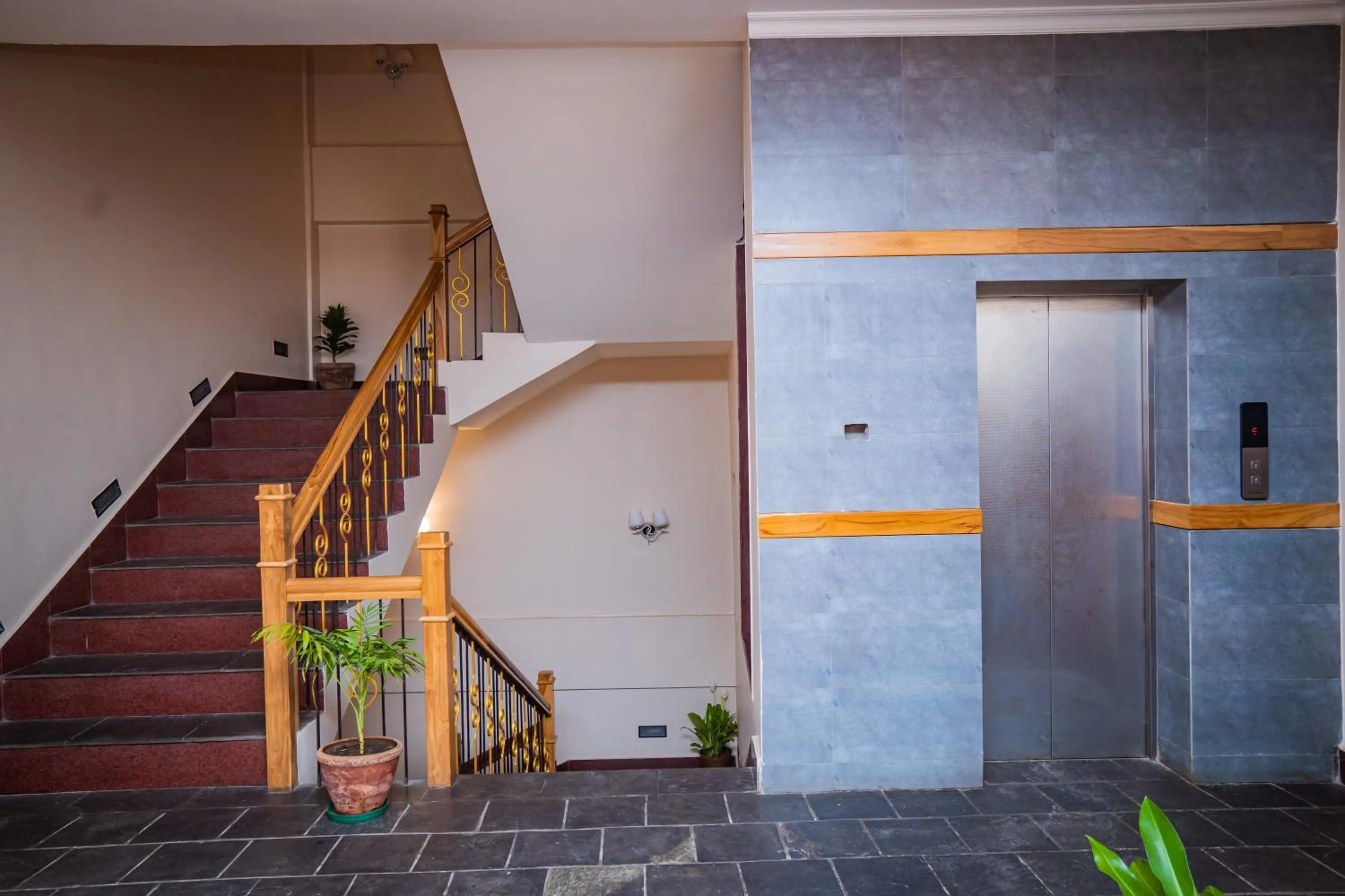 elevator in Hotel Fewa Camp