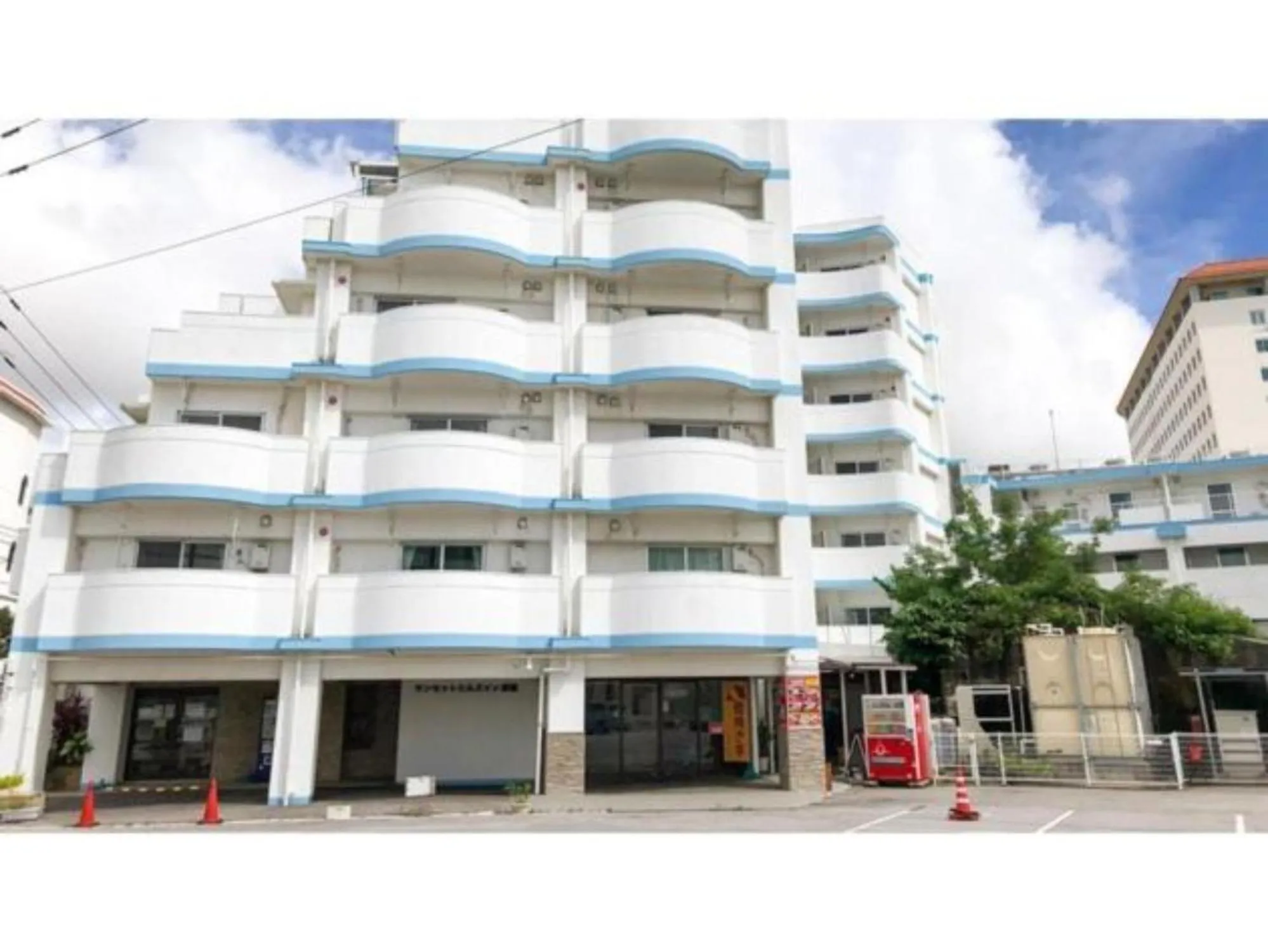 Property building in Sunset Hills Inn Naha - Vacation STAY 77394v
