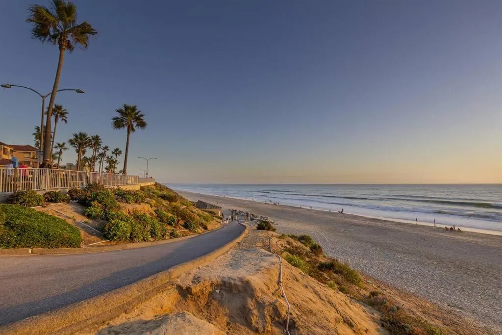 Luxury Ocean Views & Steps To The Sand - Tower 36 Lower Condo Unit