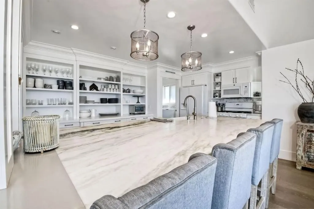 Luxury Ocean Views & Steps To The Sand - Tower 36 Upper Condo Unit