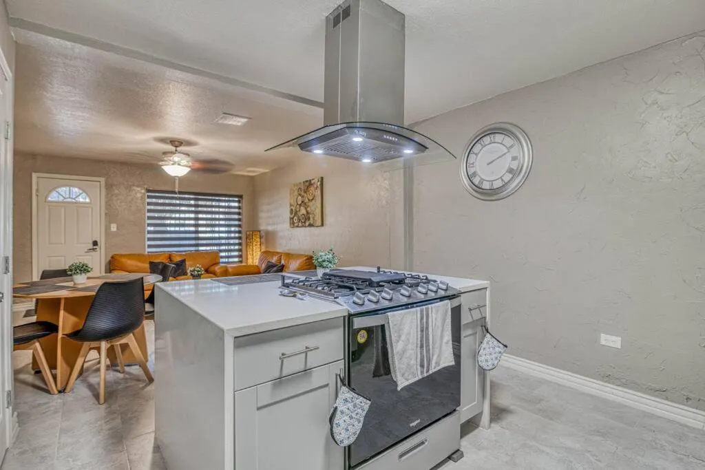 Kitchen or kitchenette in Close to All, Restfull, Cozy Duplex B in Downtown, UTEP, Hospitals