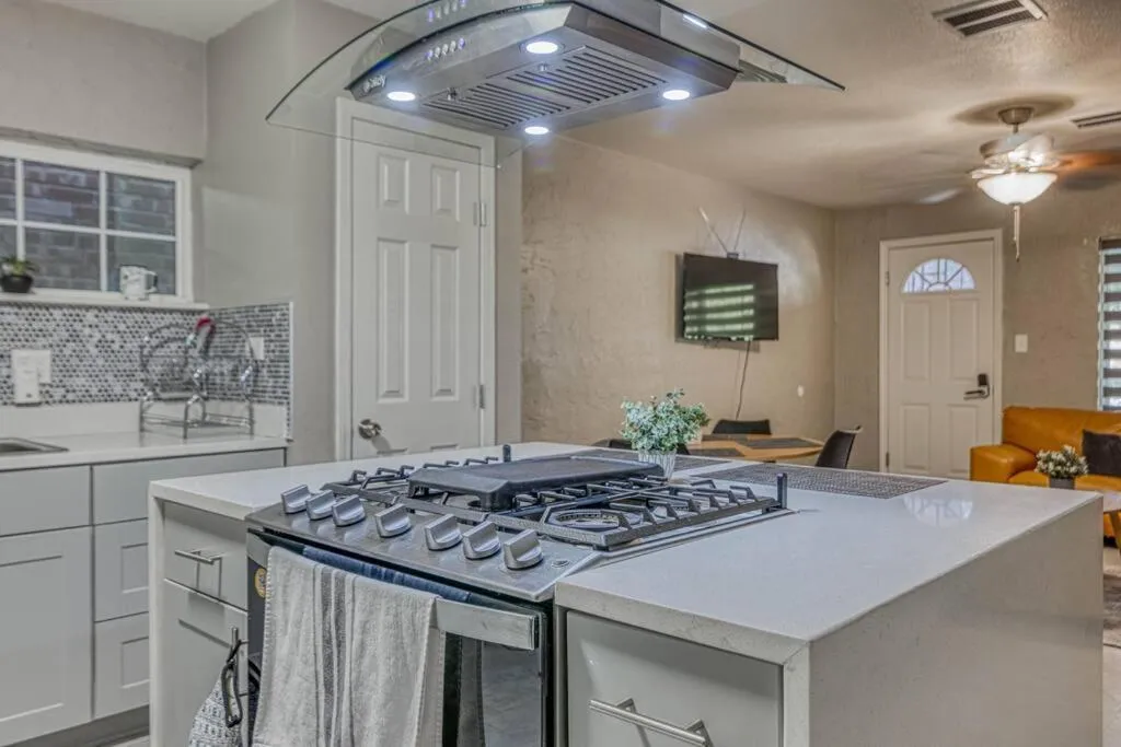 Kitchen or kitchenette in Close to All, Restfull, Cozy Duplex B in Downtown, UTEP, Hospitals