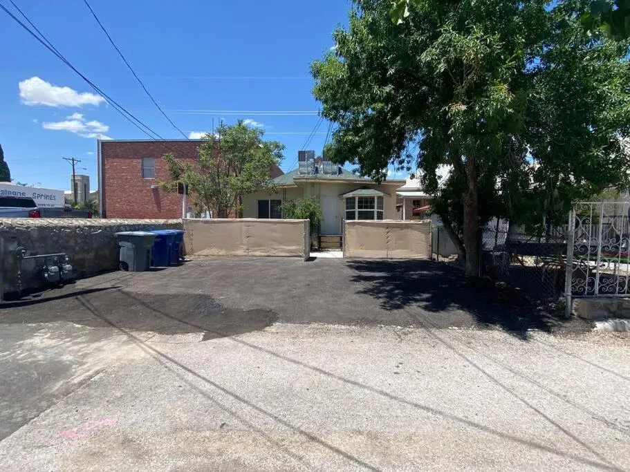 Parking in Close to All, Restfull, Cozy Duplex B in Downtown, UTEP, Hospitals