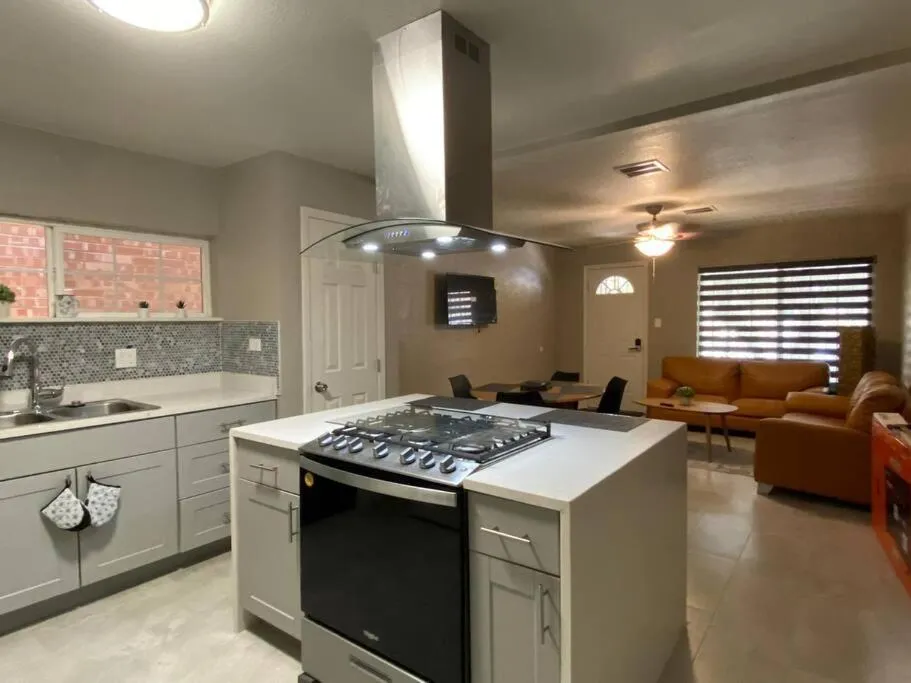 Kitchen or kitchenette in Close to All, Restfull, Cozy Duplex B in Downtown, UTEP, Hospitals