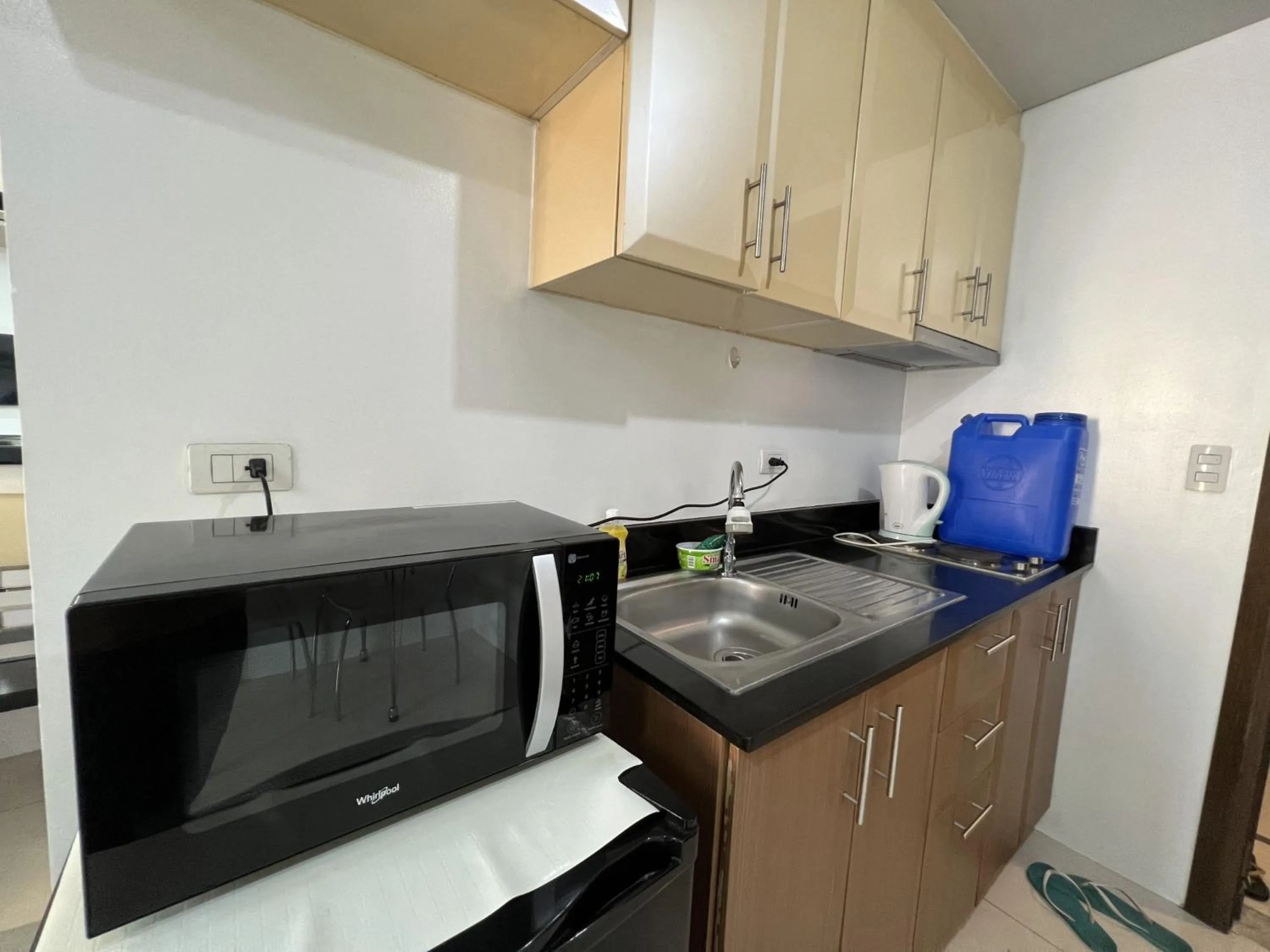 Kitchen or kitchenette in Del's Condotel across NAIA Terminal 3