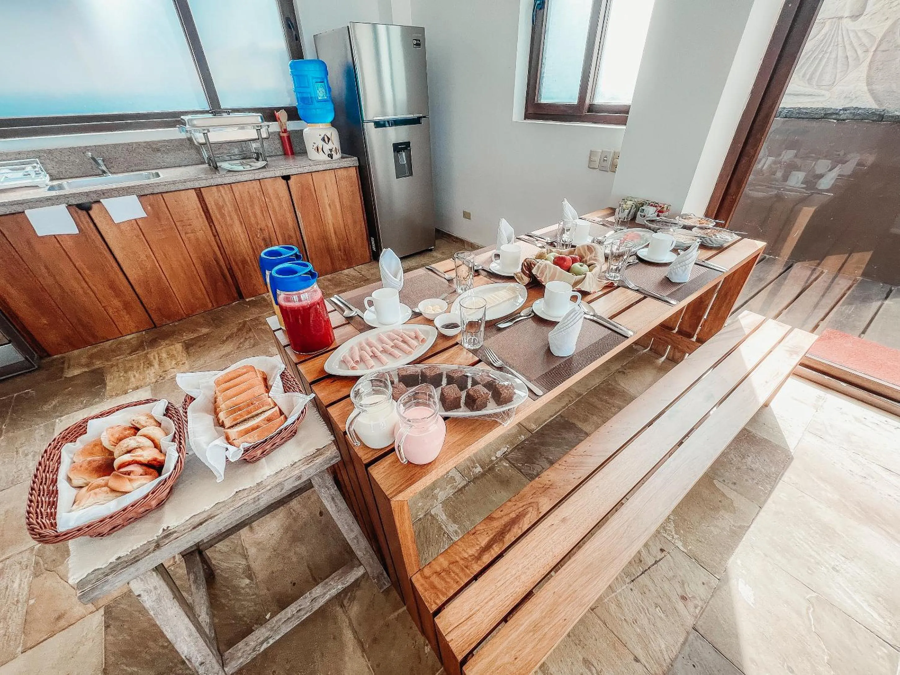 Kitchen or kitchenette in Mi Playa Galapagos Beachfront Apartments
