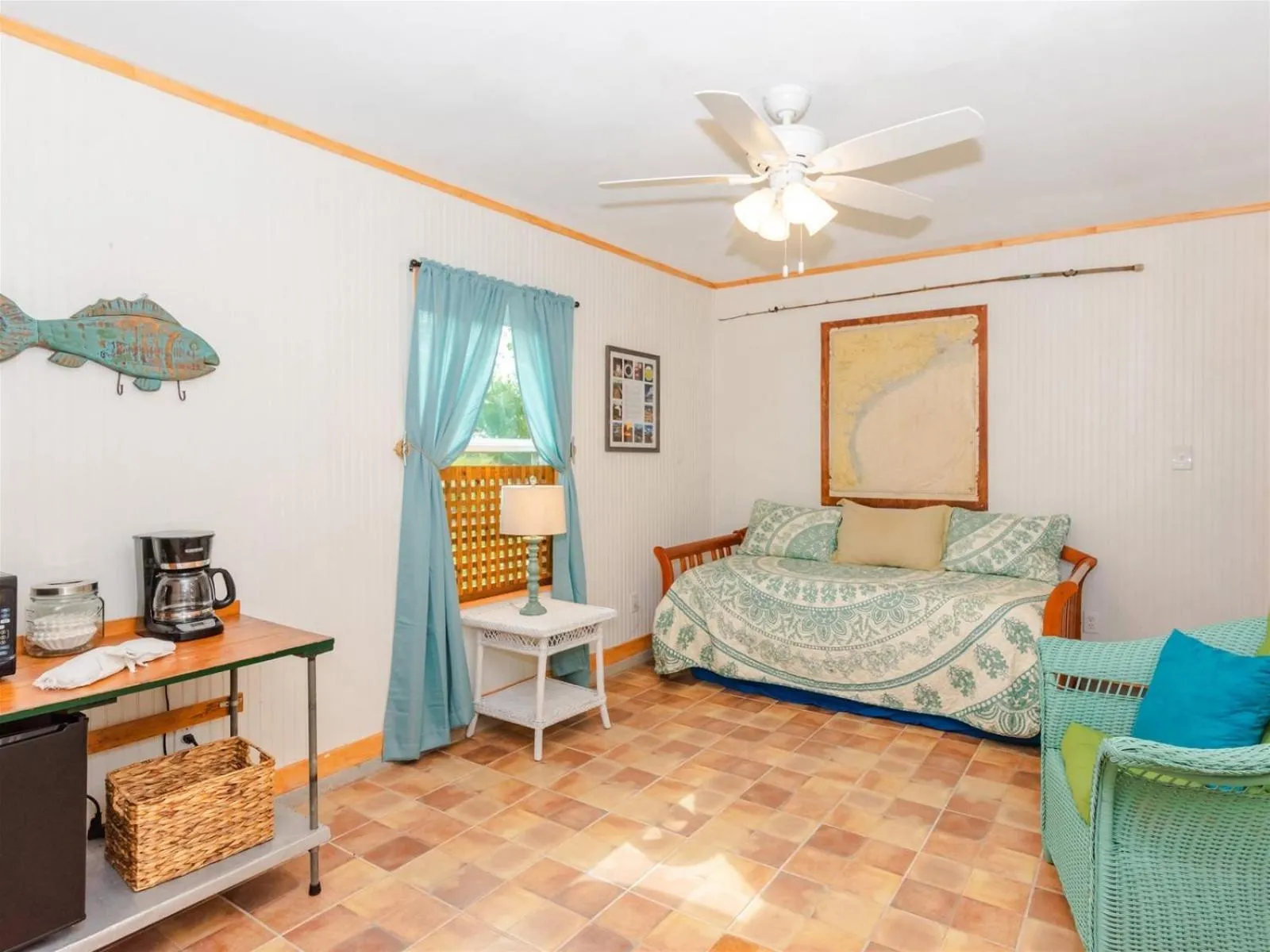 Property building, Bed in Captain Daves