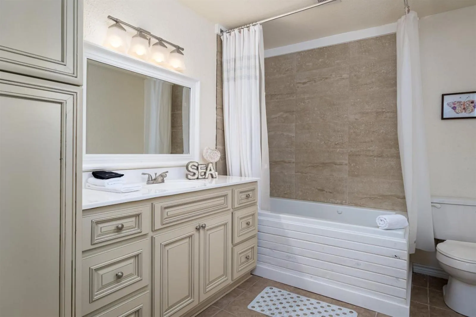 Property building in Catch & Play on Estes Bay