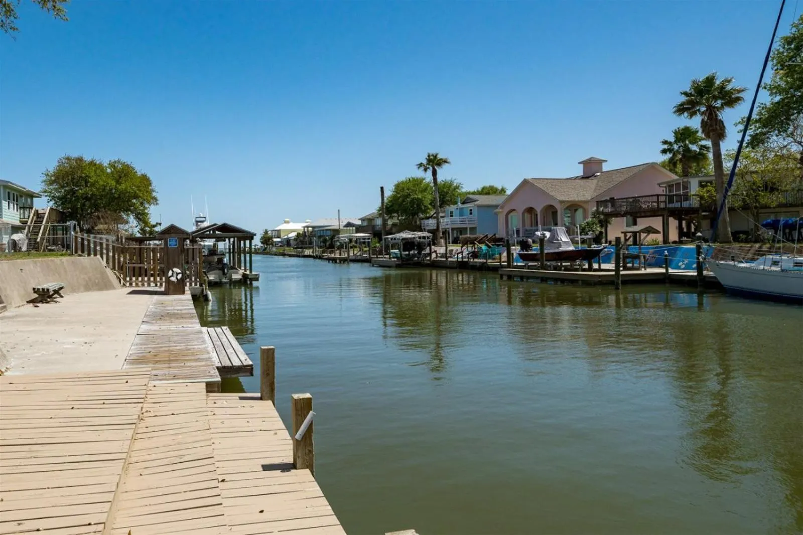 Property building in Catch & Play on Estes Bay