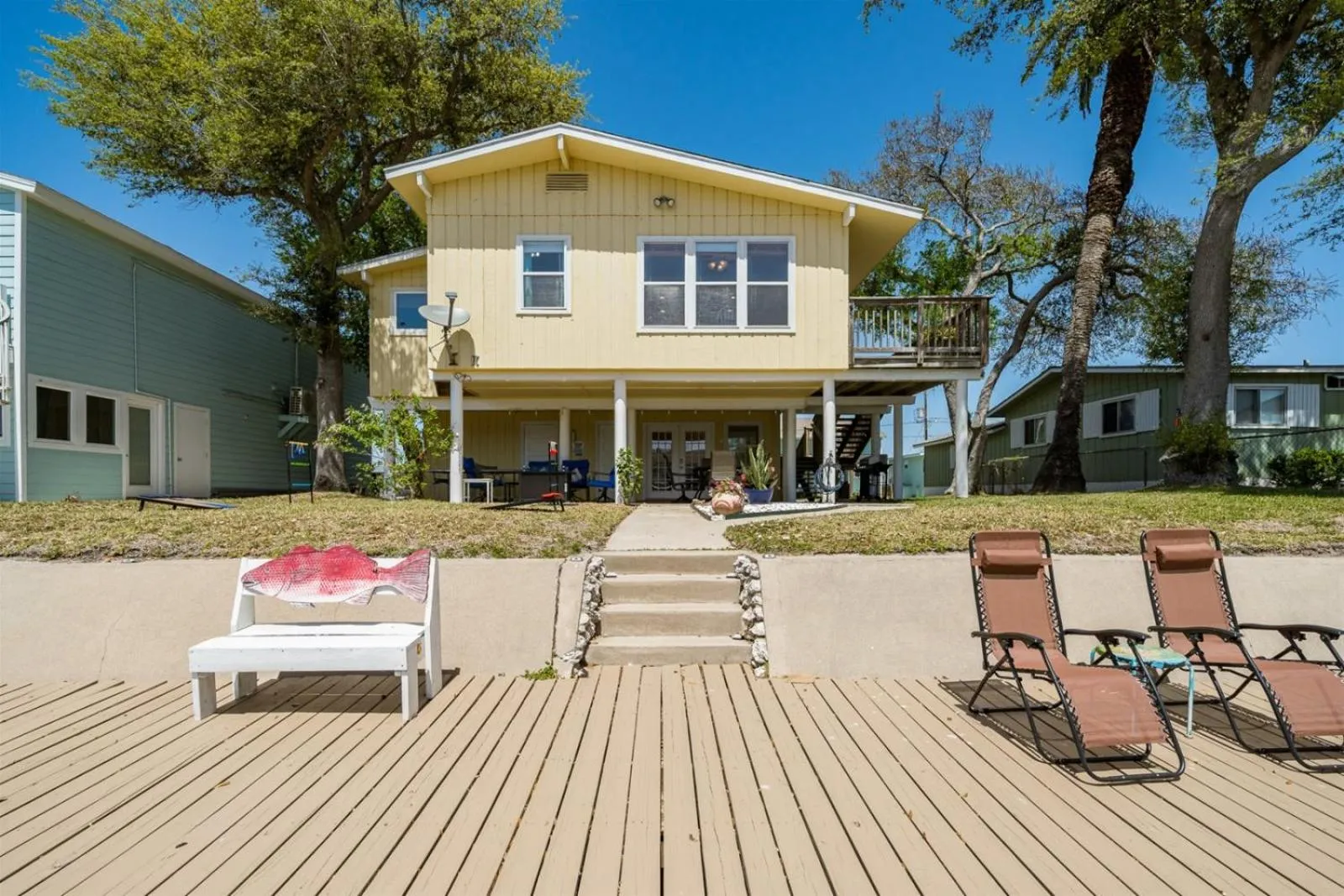 Property building in Catch & Play on Estes Bay