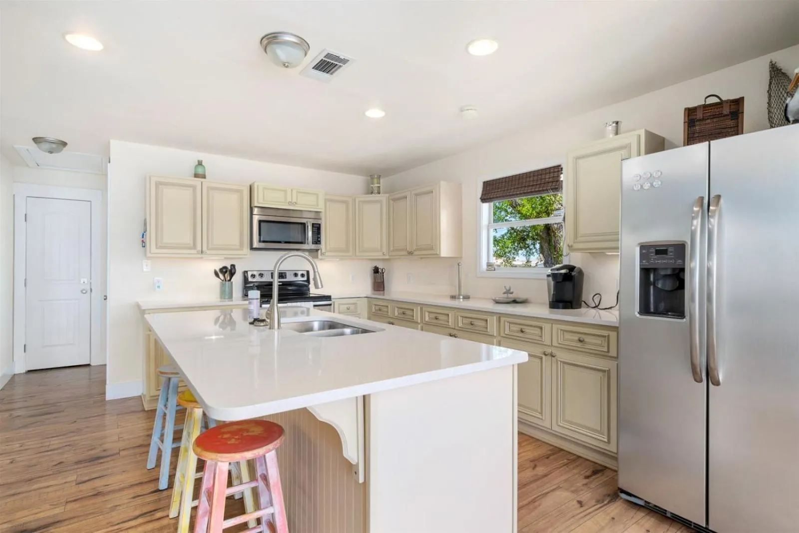 Property building in Catch & Play on Estes Bay