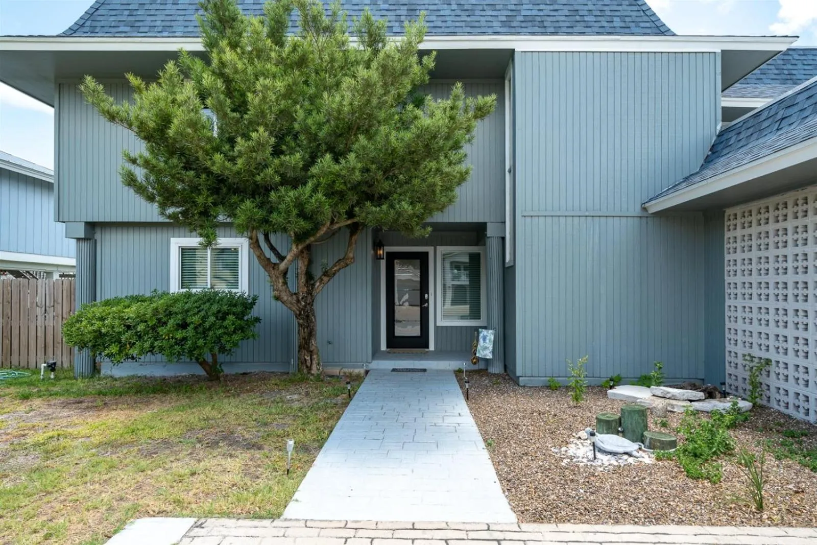 Property building in Edgewater Escape