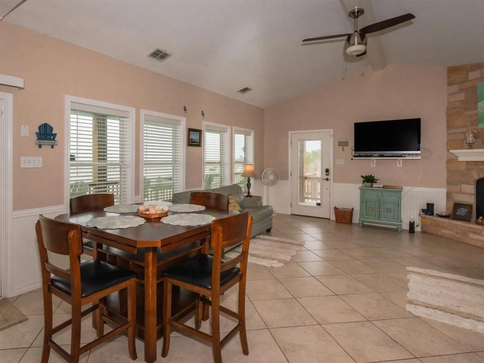 Property building in Pelican Point