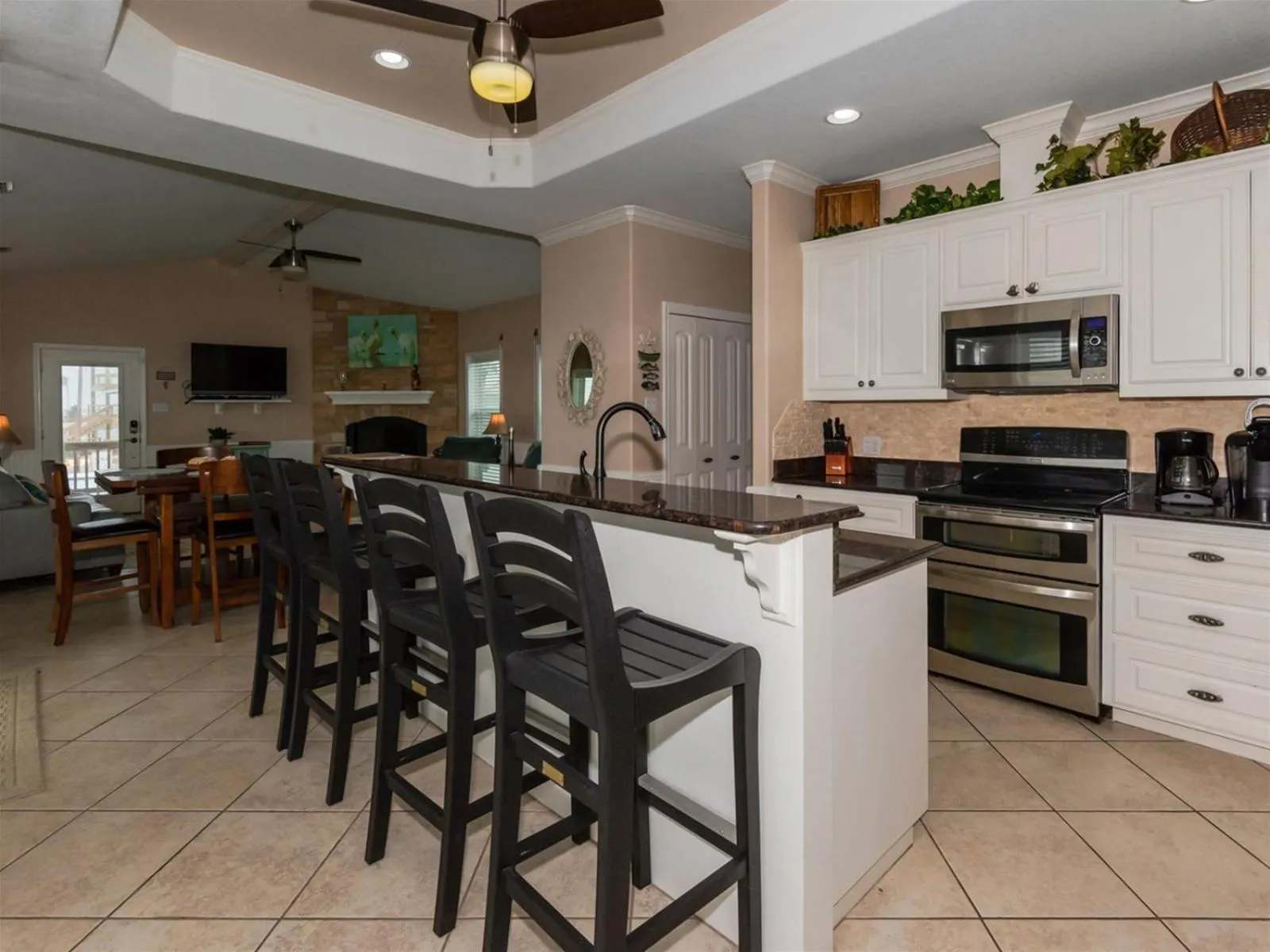 Property building in Pelican Point