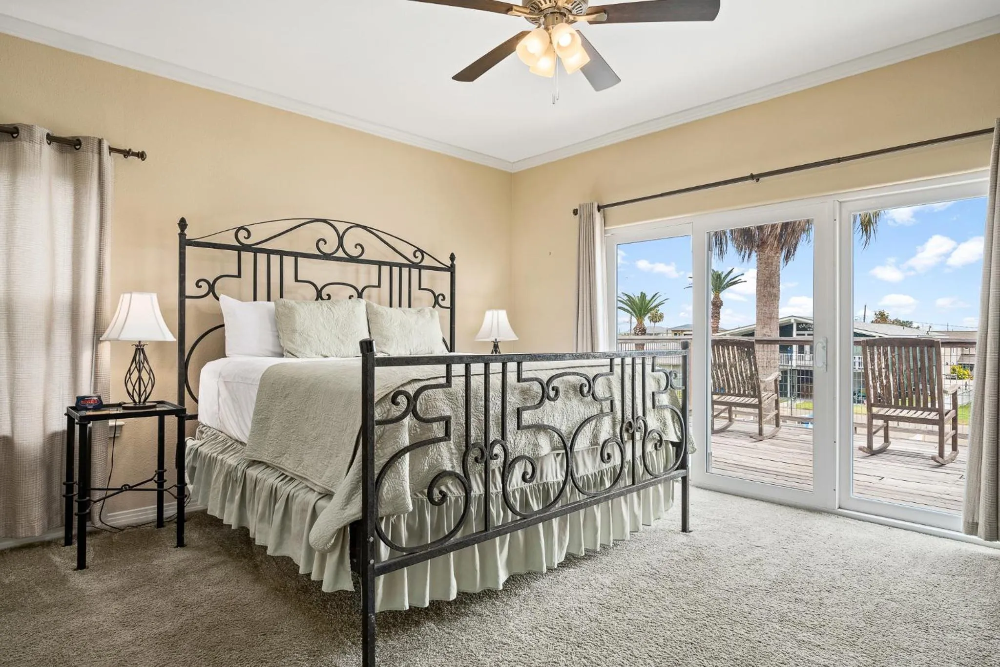 Property building, Bed in Pickled Pirate