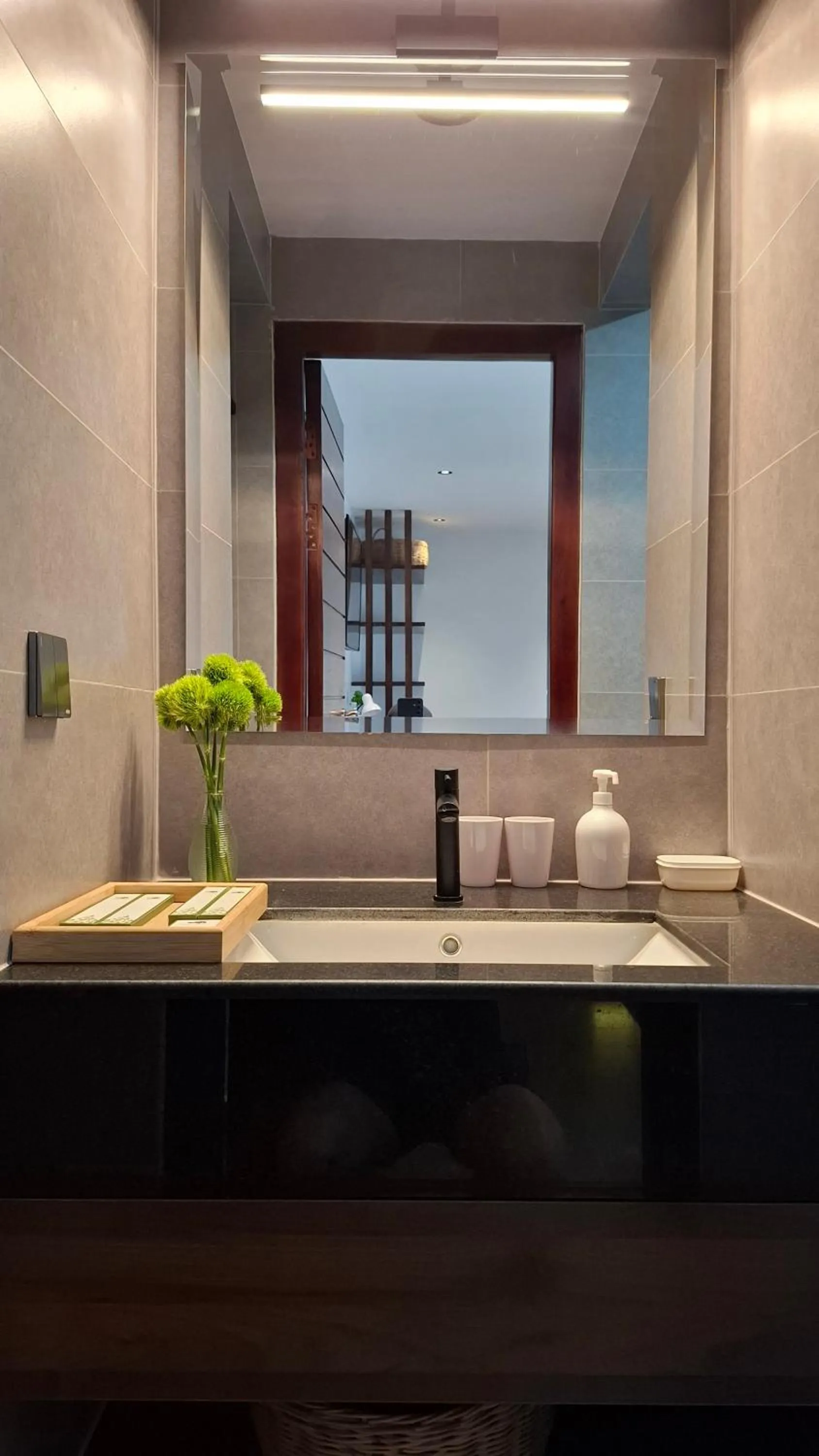 Shower in Sok Hotel And Coffee Siem Reap