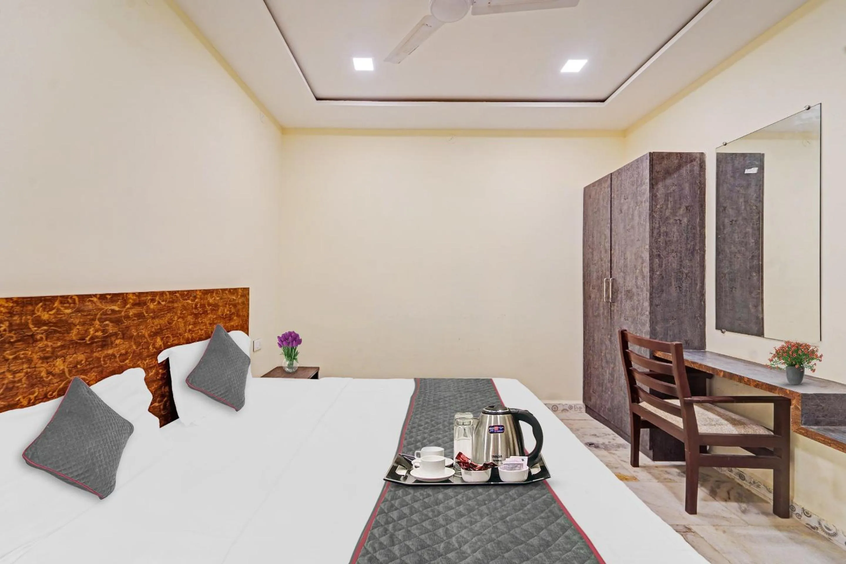 Bedroom, Bed in Collection O by OYO Yash Inn