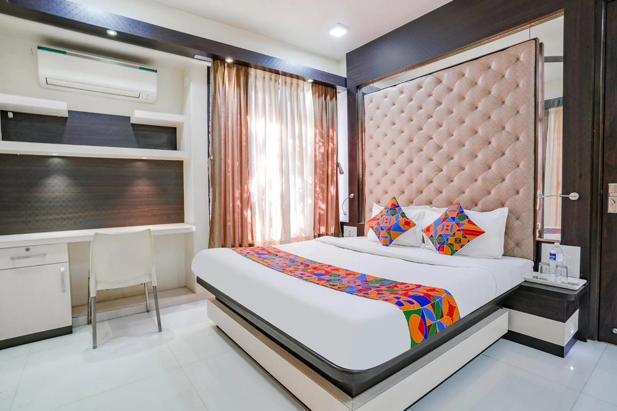 Living room, Bed in FabHotel Rudra Residency - Nr Medicover hospital