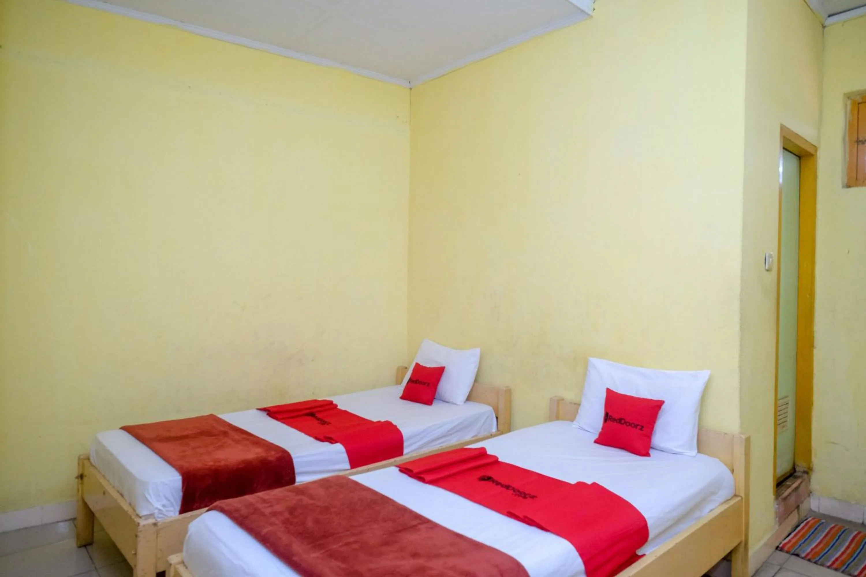 Bedroom in RedDoorz near Pelabuhan Nusantara Parepare