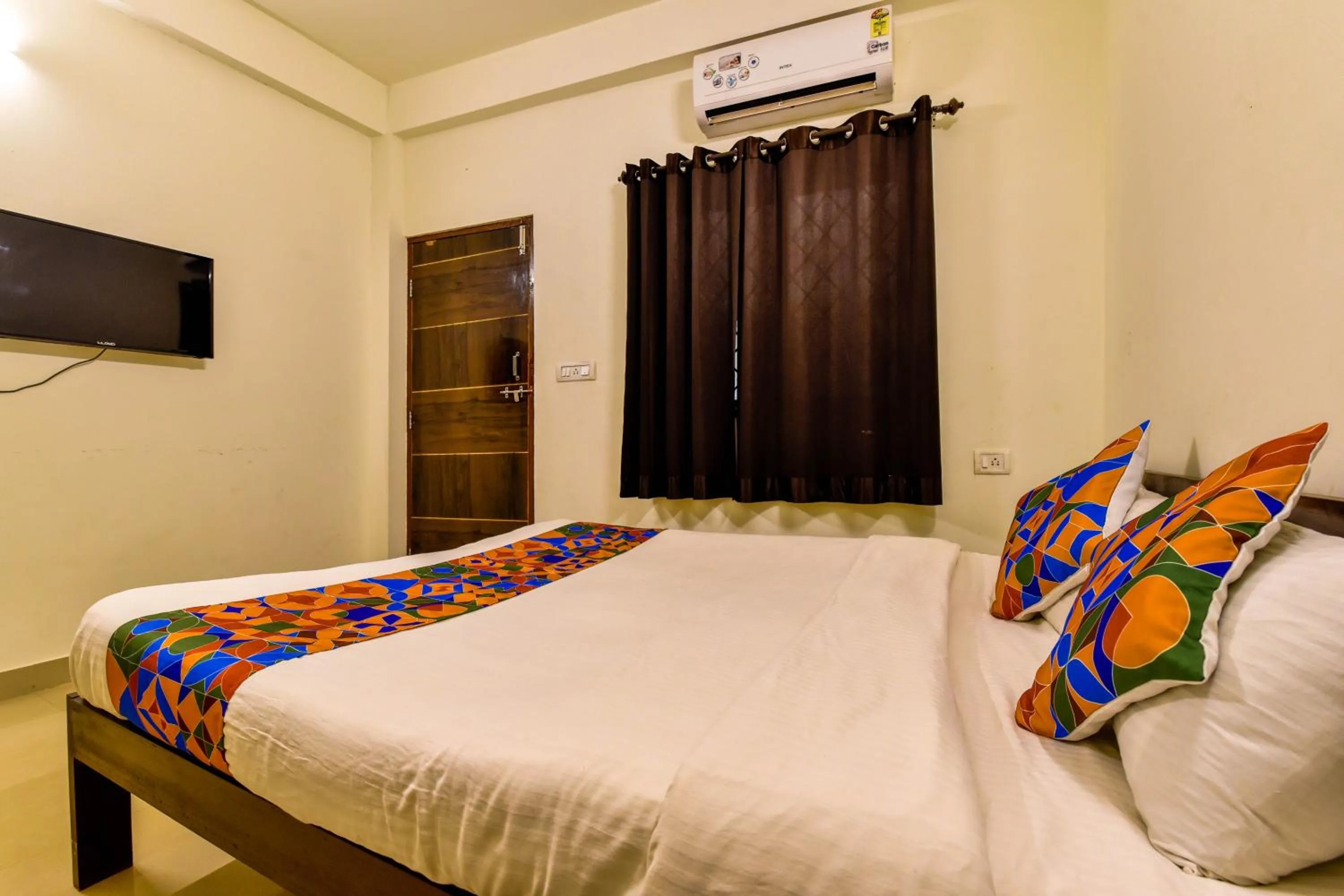 Photo of the whole room, Bed in Rosa Bella Resort-TBV