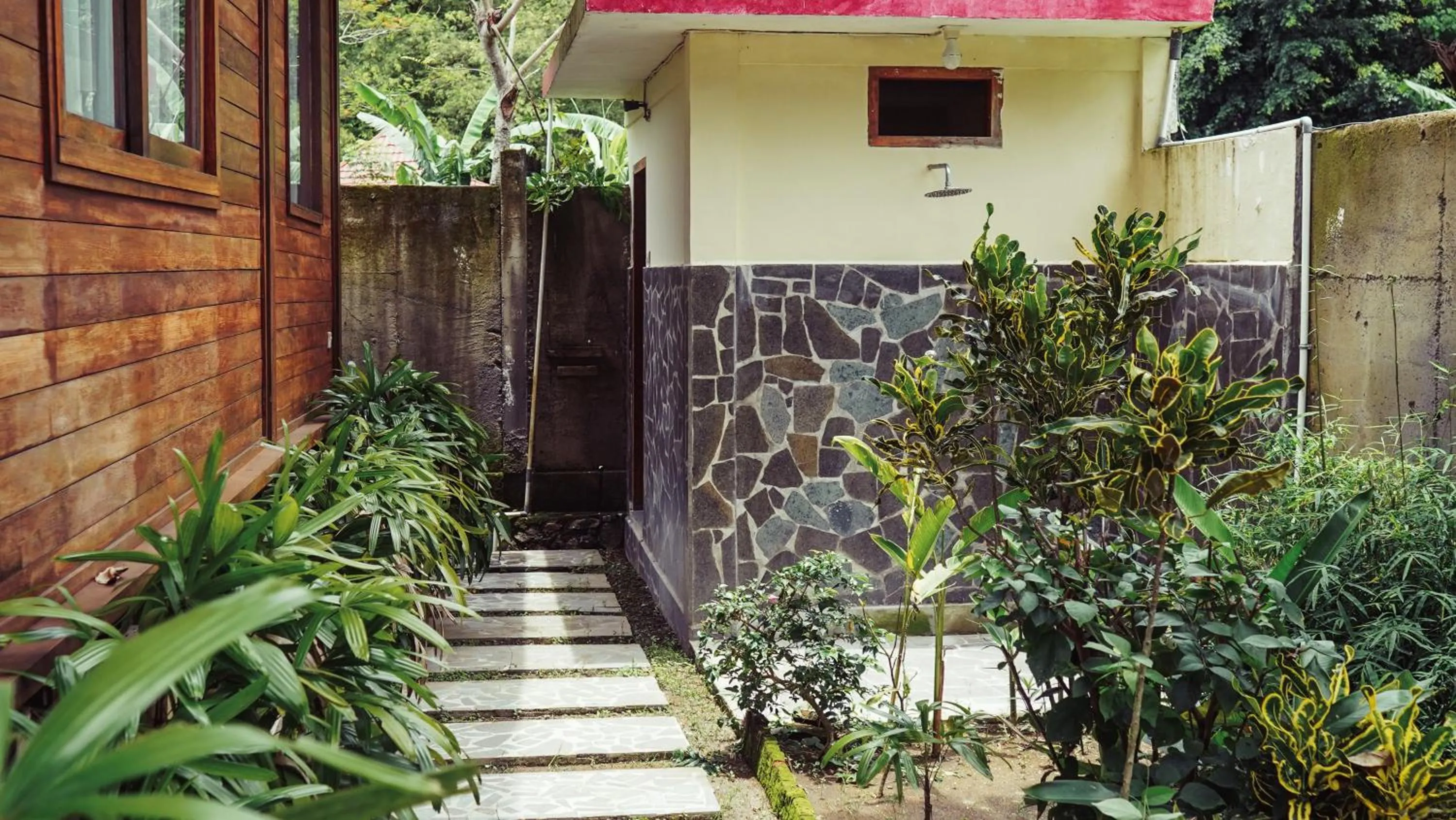 Area and facilities in Madaira Villa Senggigi