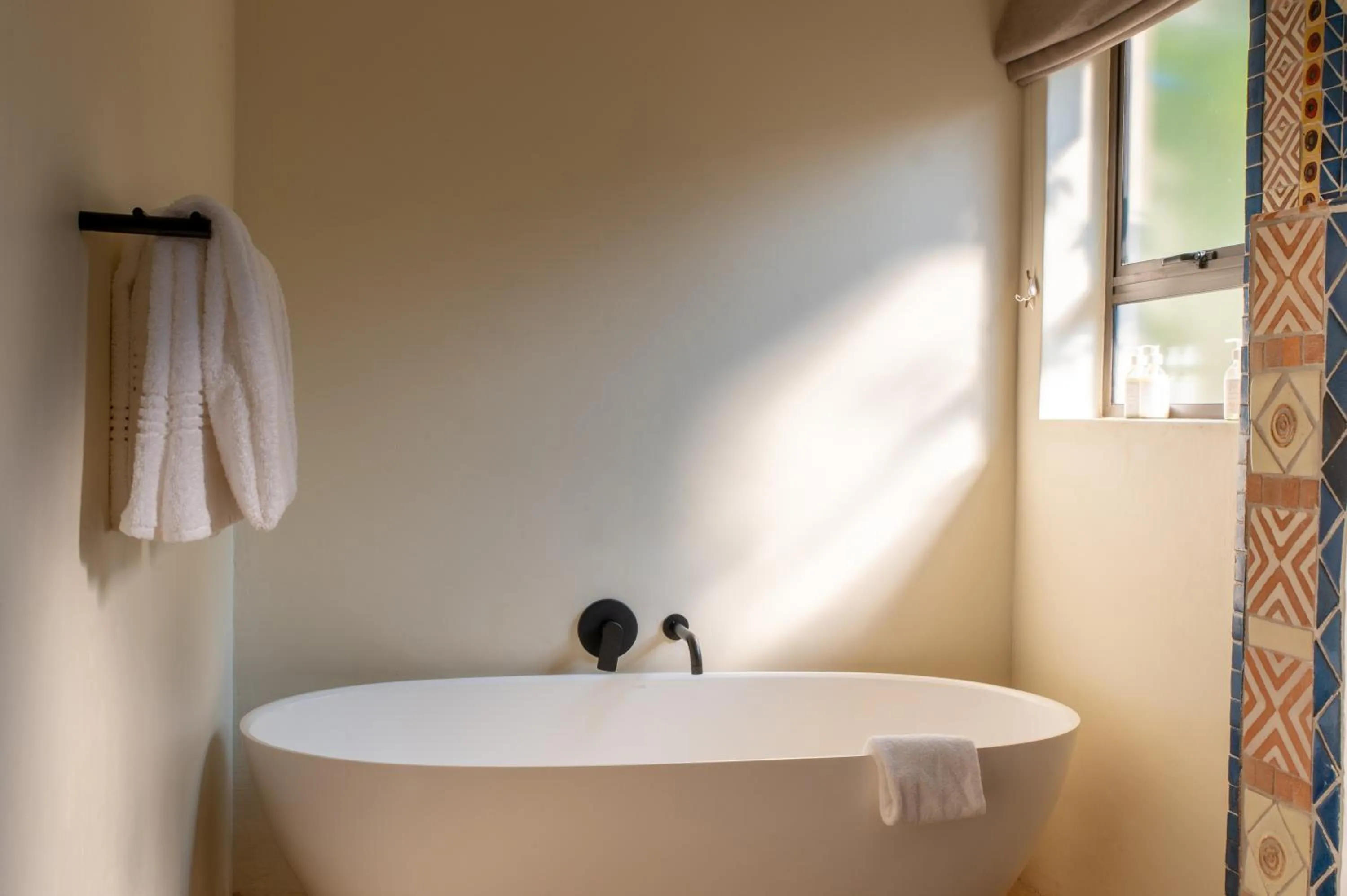 Bath in Shongwe Oasis
