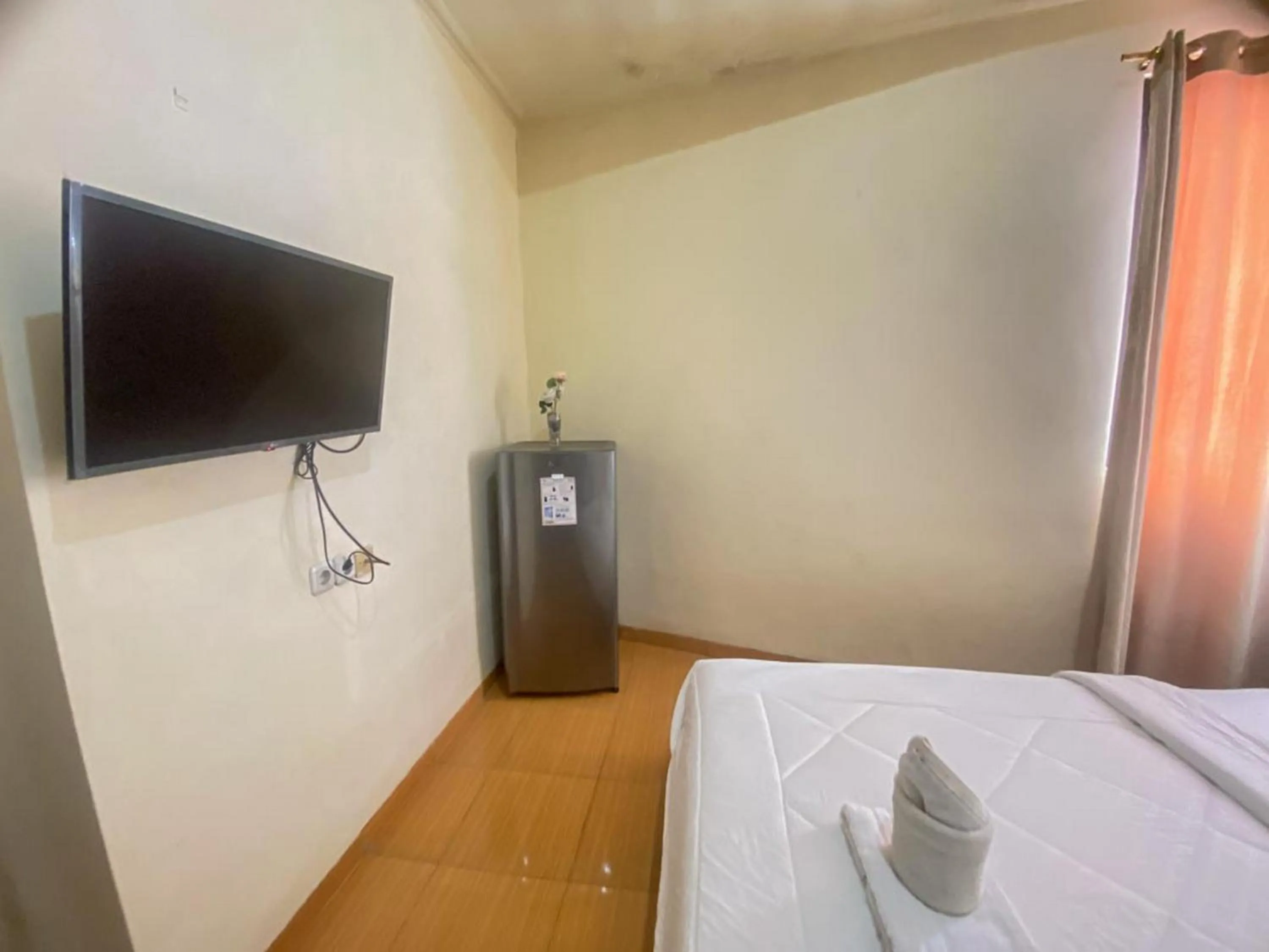 Bedroom in Villa Matano Sorowako Redpartner