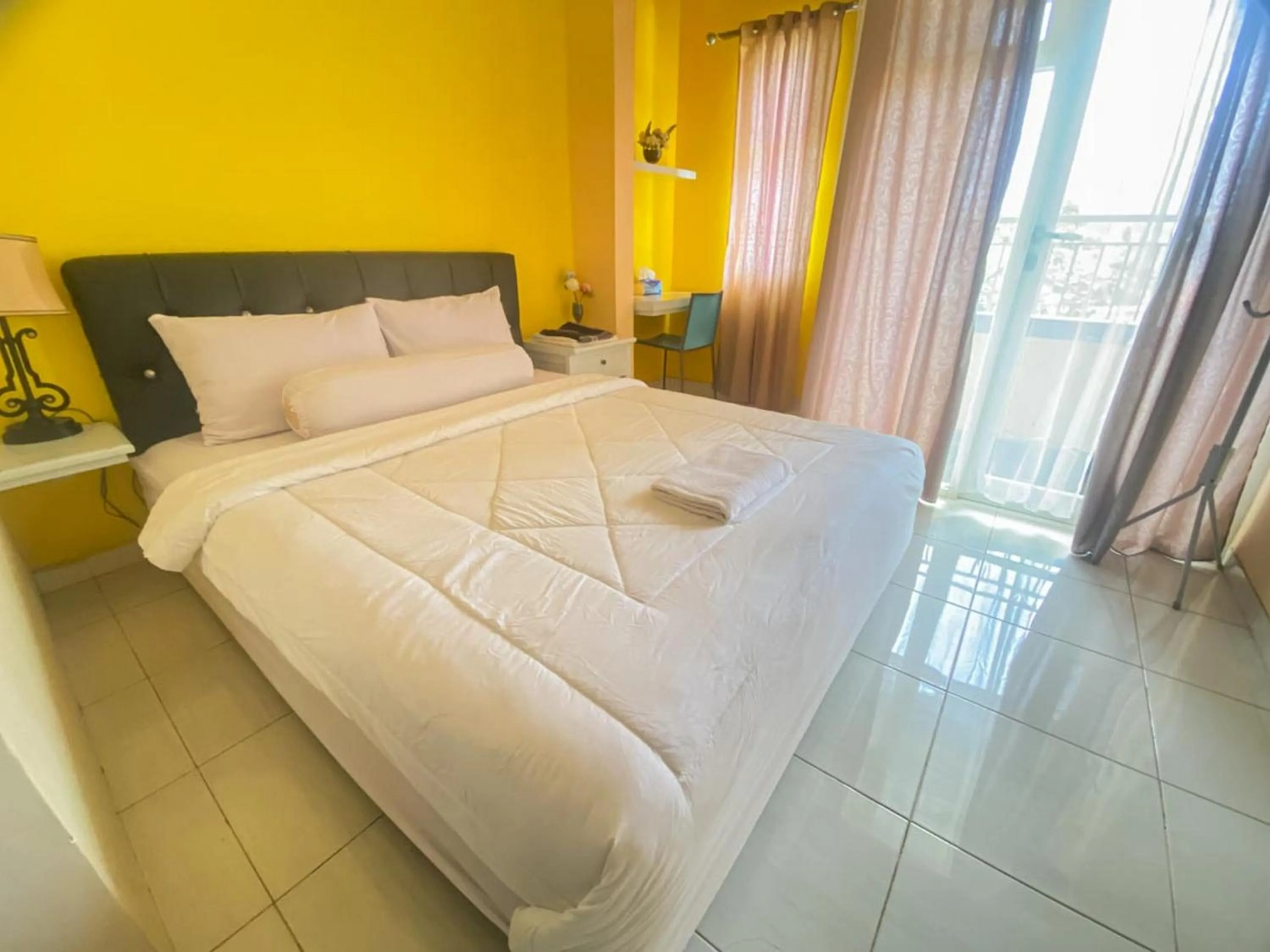 Bedroom in Villa Matano Sorowako Redpartner