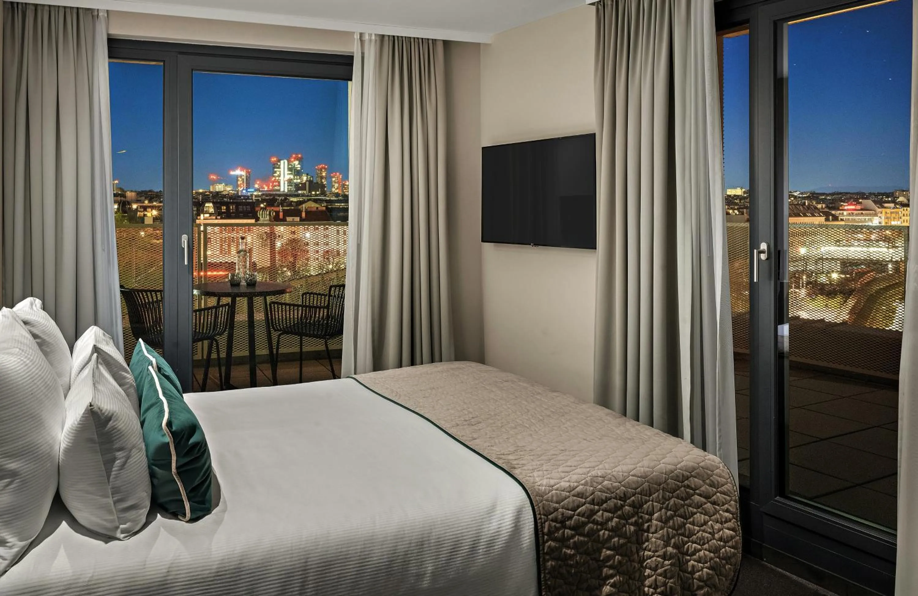 Photo of the whole room, Bed in Leonardo Hotel Vienna City West