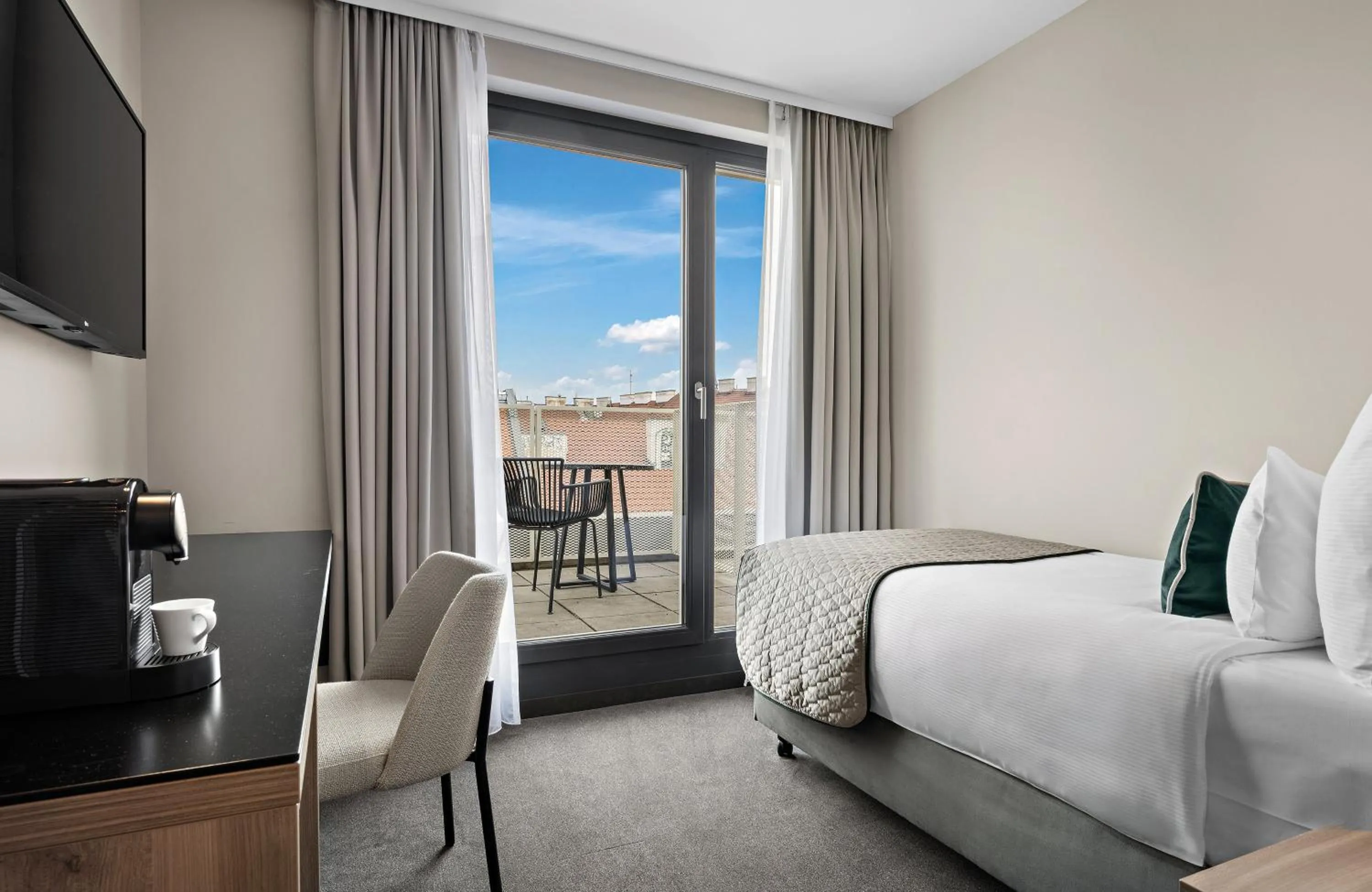 Photo of the whole room, Bed in Leonardo Hotel Vienna City West