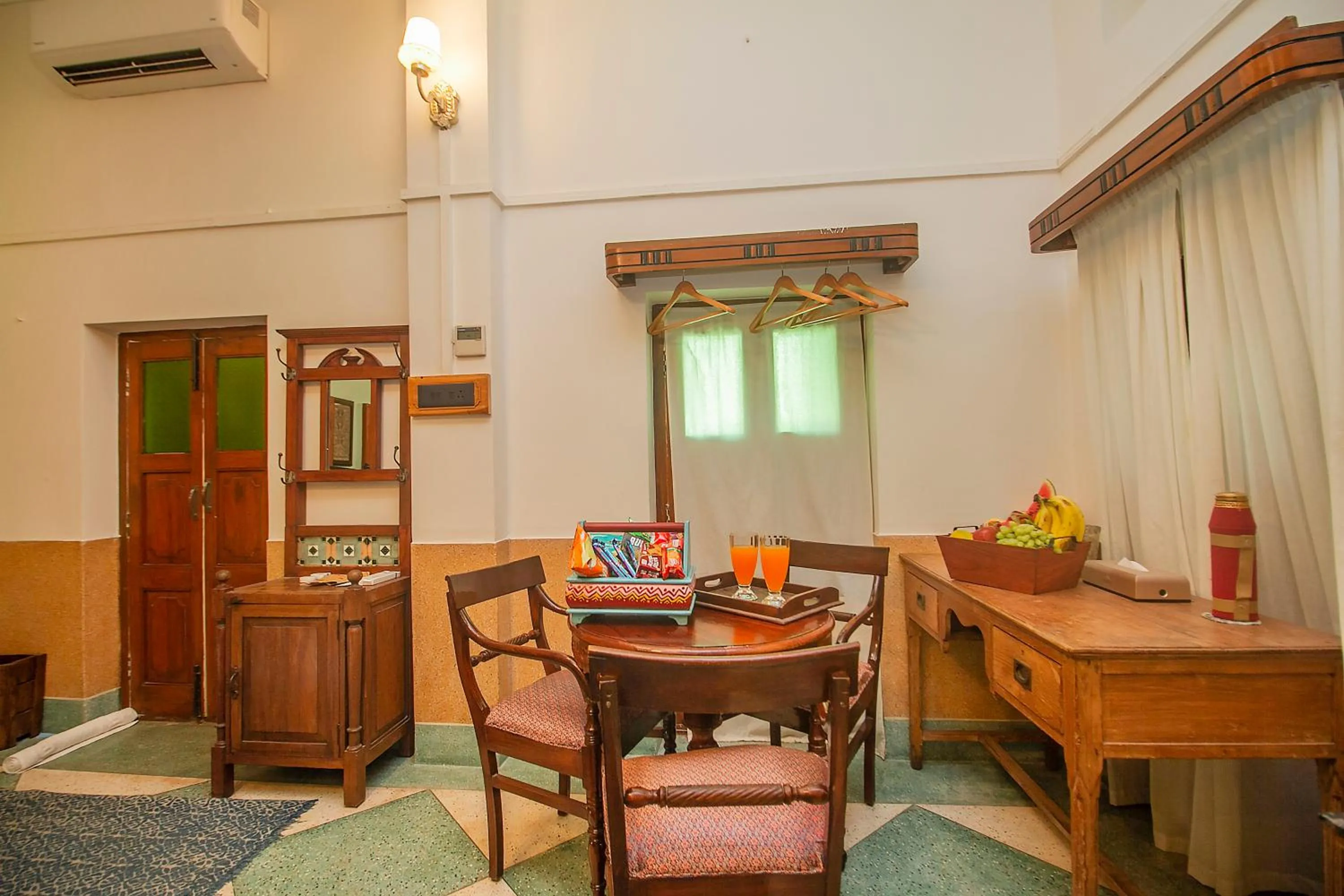 Seating area in Amritara Manak Haveli, Jodhpur