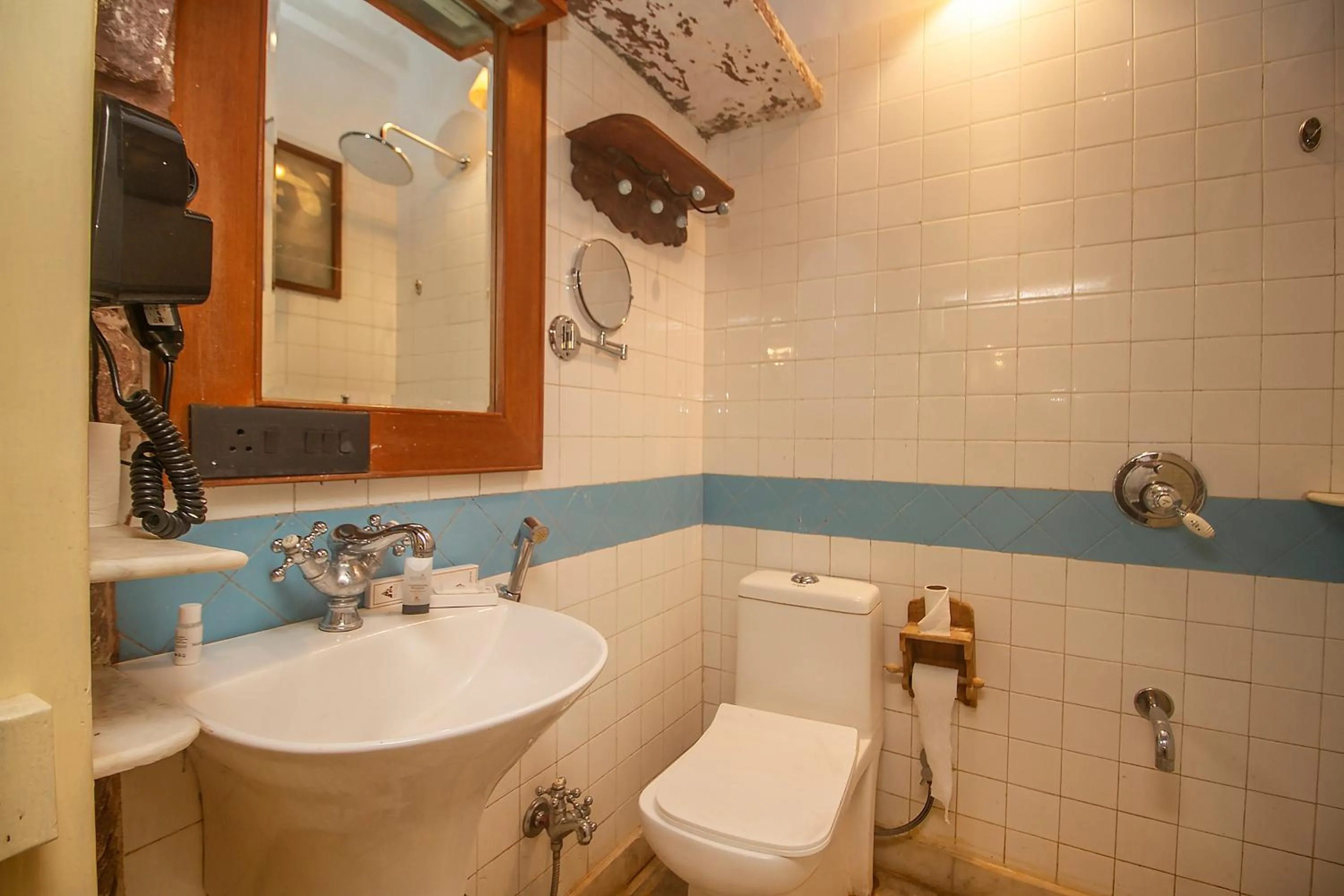 Bathroom in Amritara Manak Haveli, Jodhpur