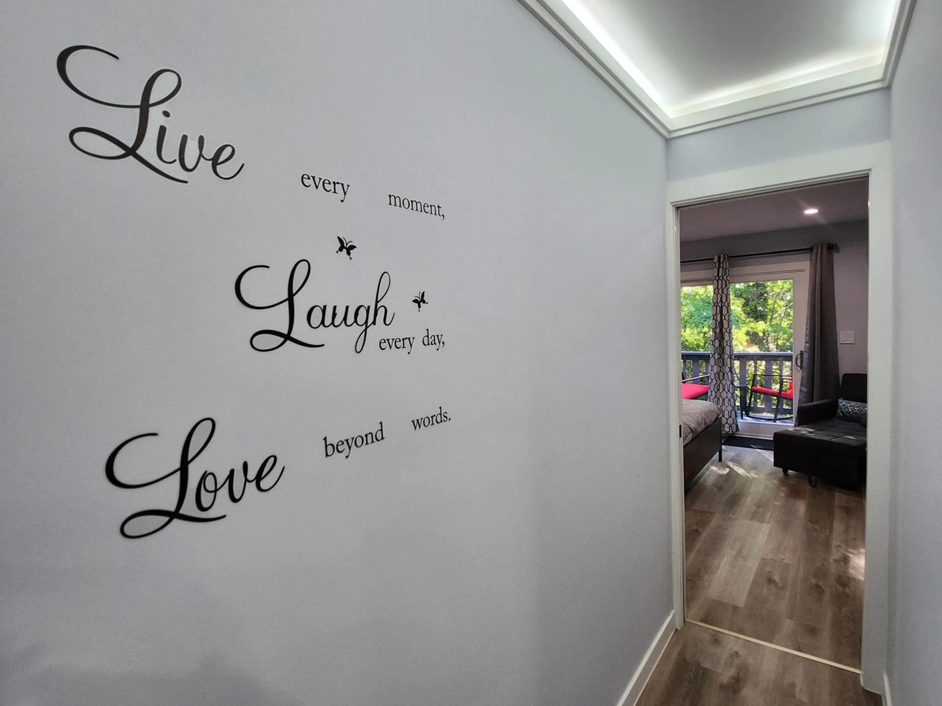 Decorative detail in Luxury 3BR House in Charlotte