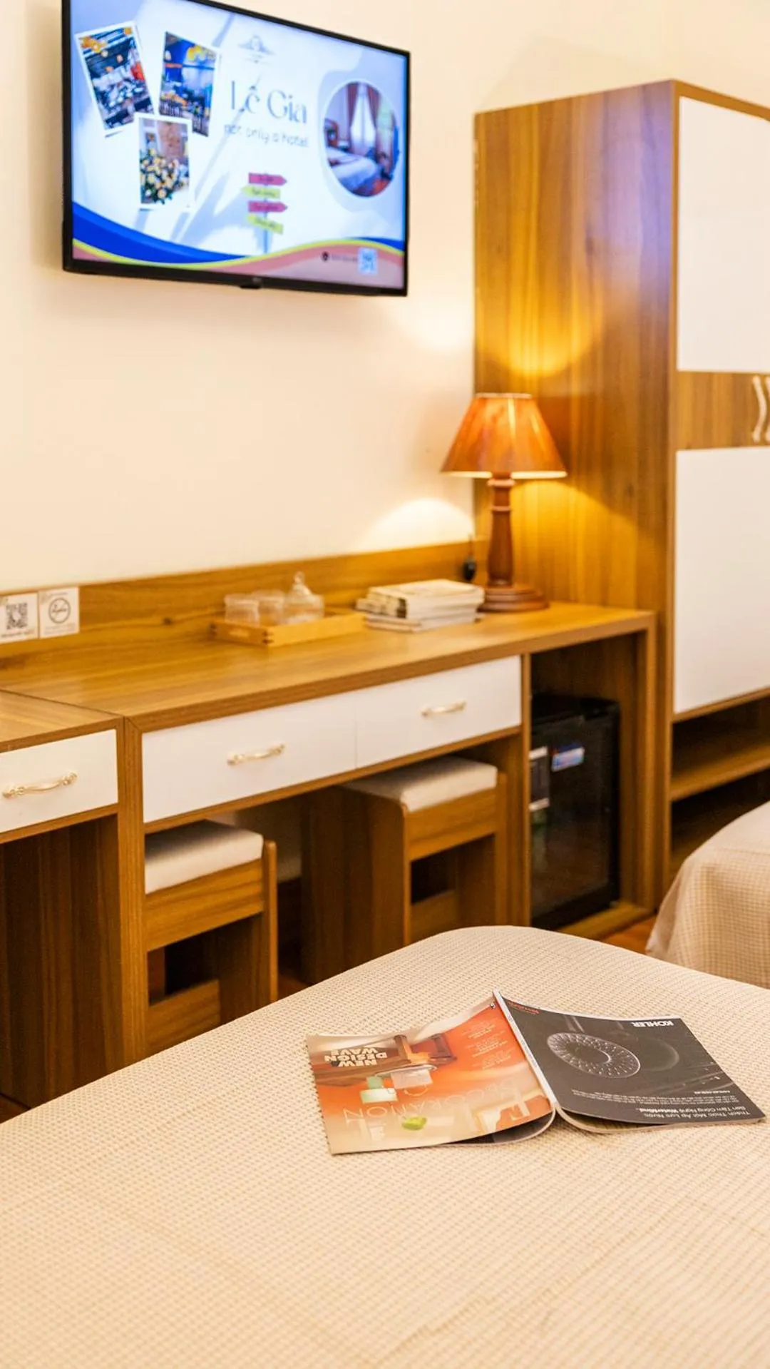 Living room, Bed in Le Gia Hotel