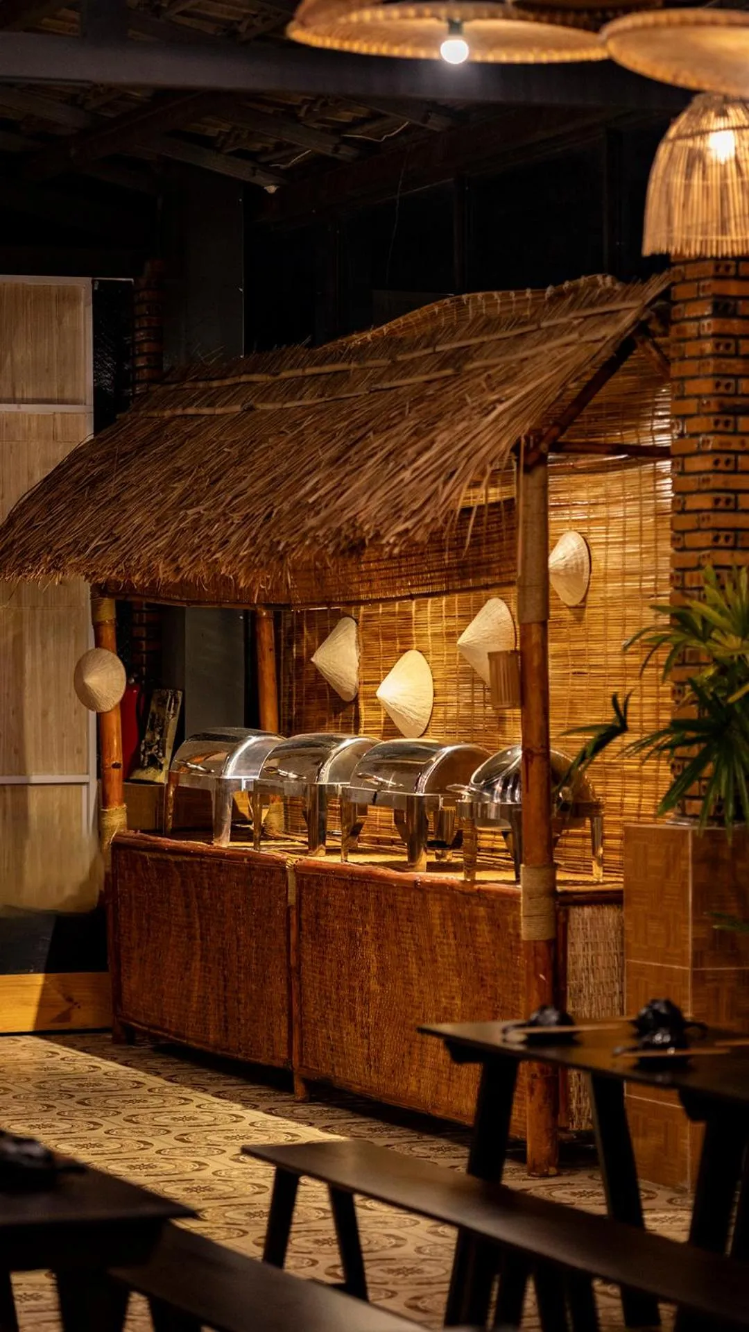 Restaurant/places to eat in Le Gia Hotel