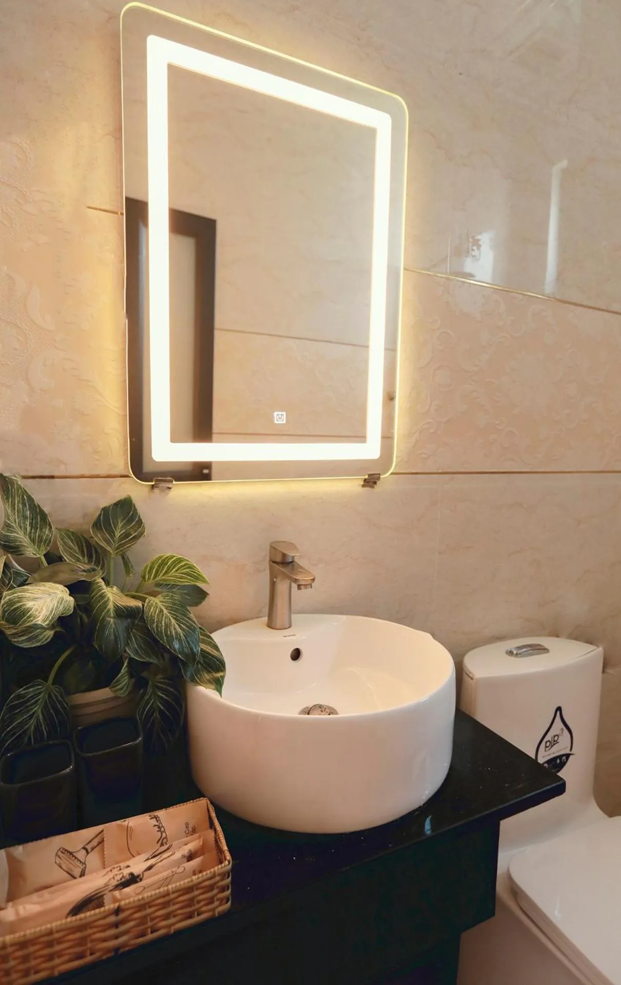 Shower in Le Gia Hotel