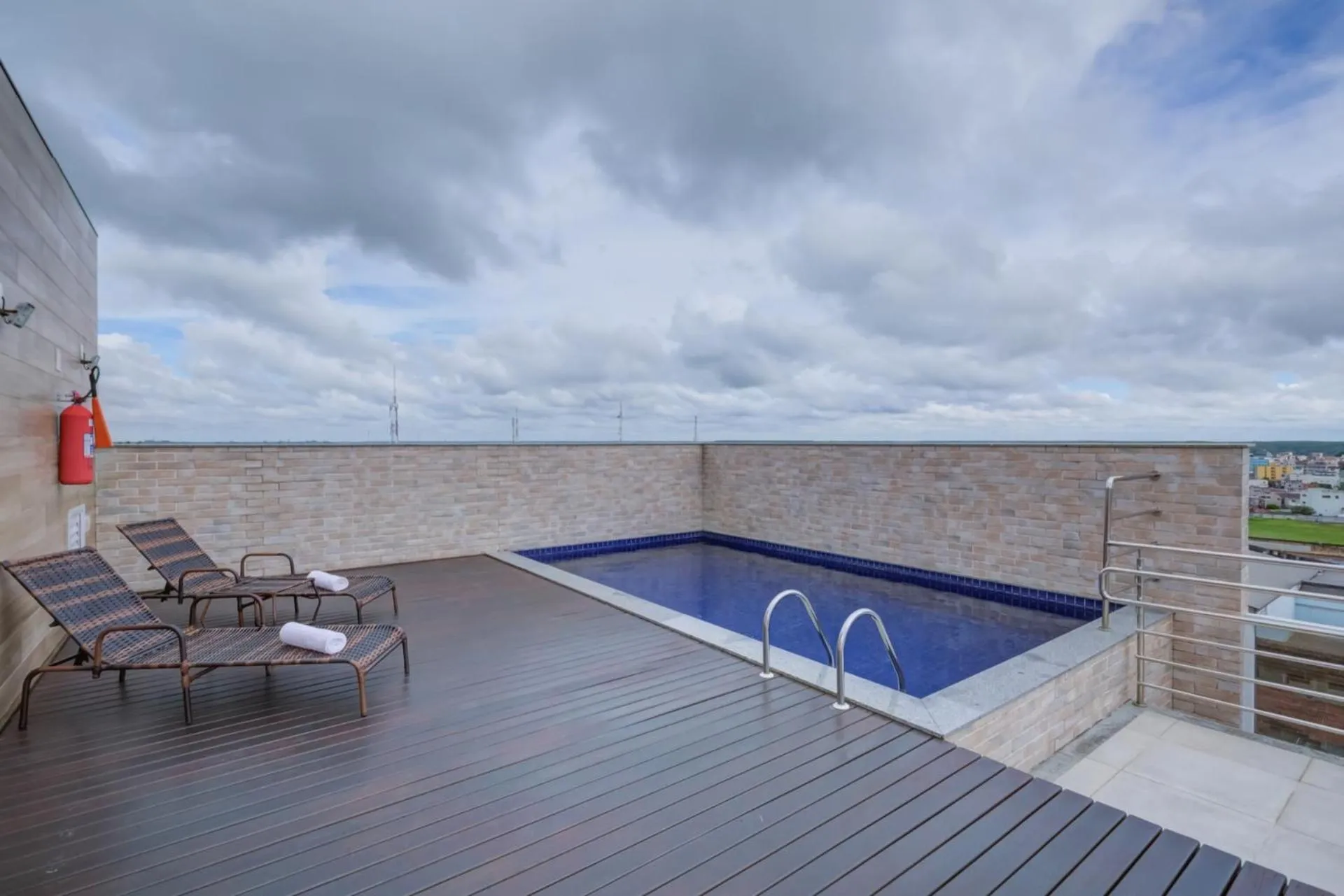 Swimming pool in Go Inn São Mateus