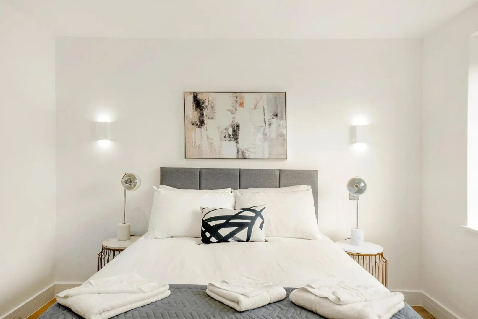 Bed in Executive 1 & 2 Bed Apartments in heart of London FREE WIFI by City Stay Aparts London