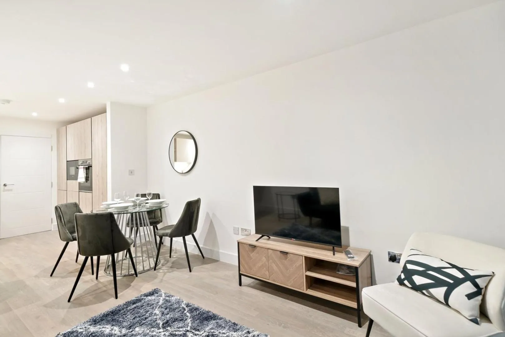 Executive 1 & 2 Bed Apartments in heart of London FREE WIFI by City Stay Aparts London
