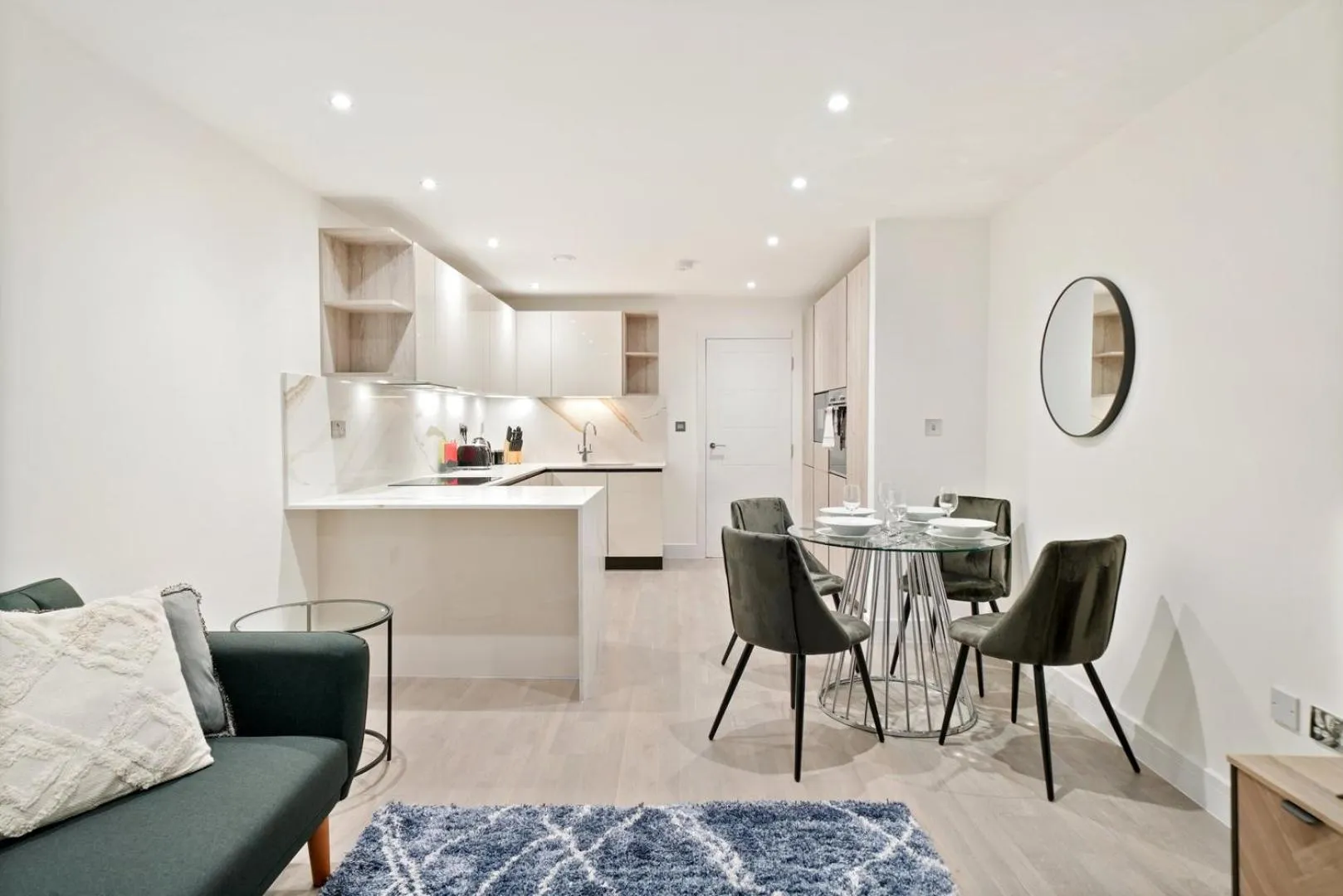 Executive 1 & 2 Bed Apartments in heart of London FREE WIFI by City Stay Aparts London
